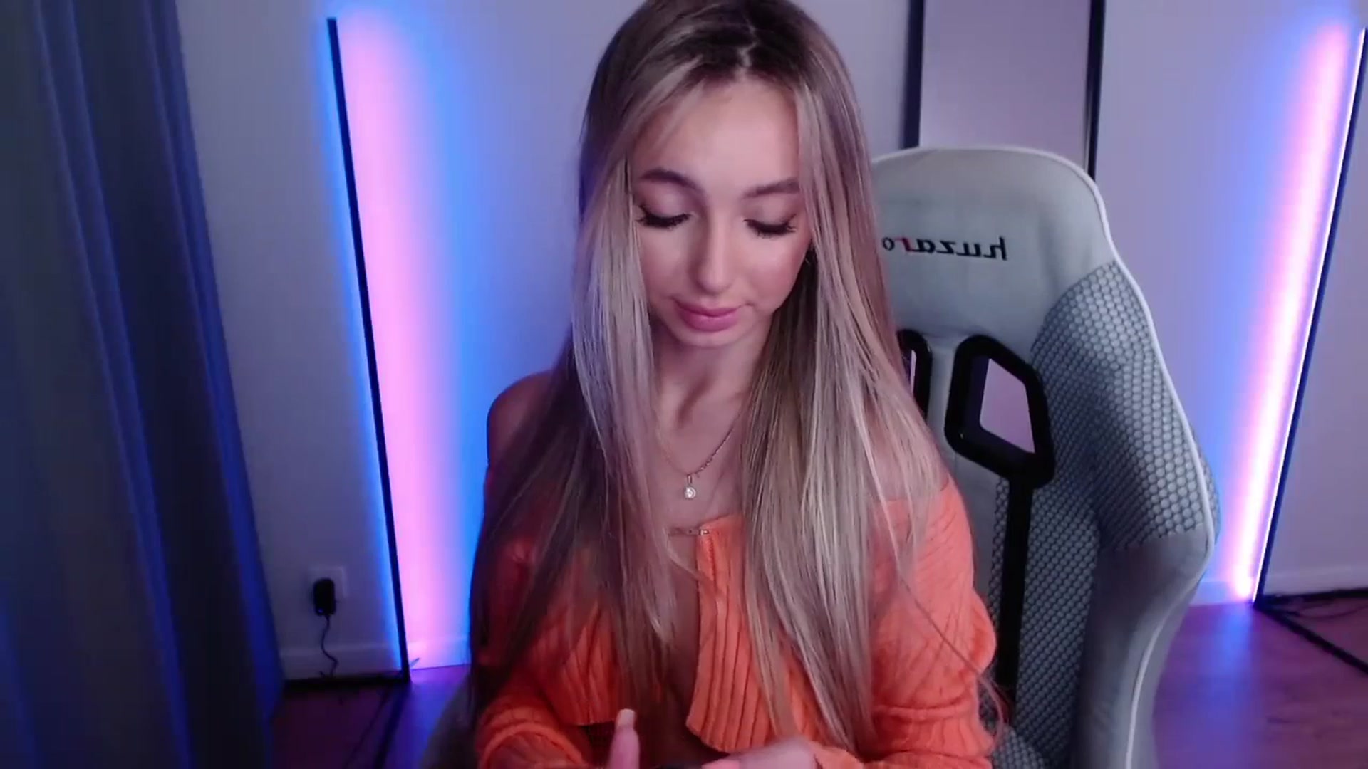Gallery image thumbnail from AngelLove__'s myfreecams stream on, 11/13/2023, 23:29 image 8 of 20