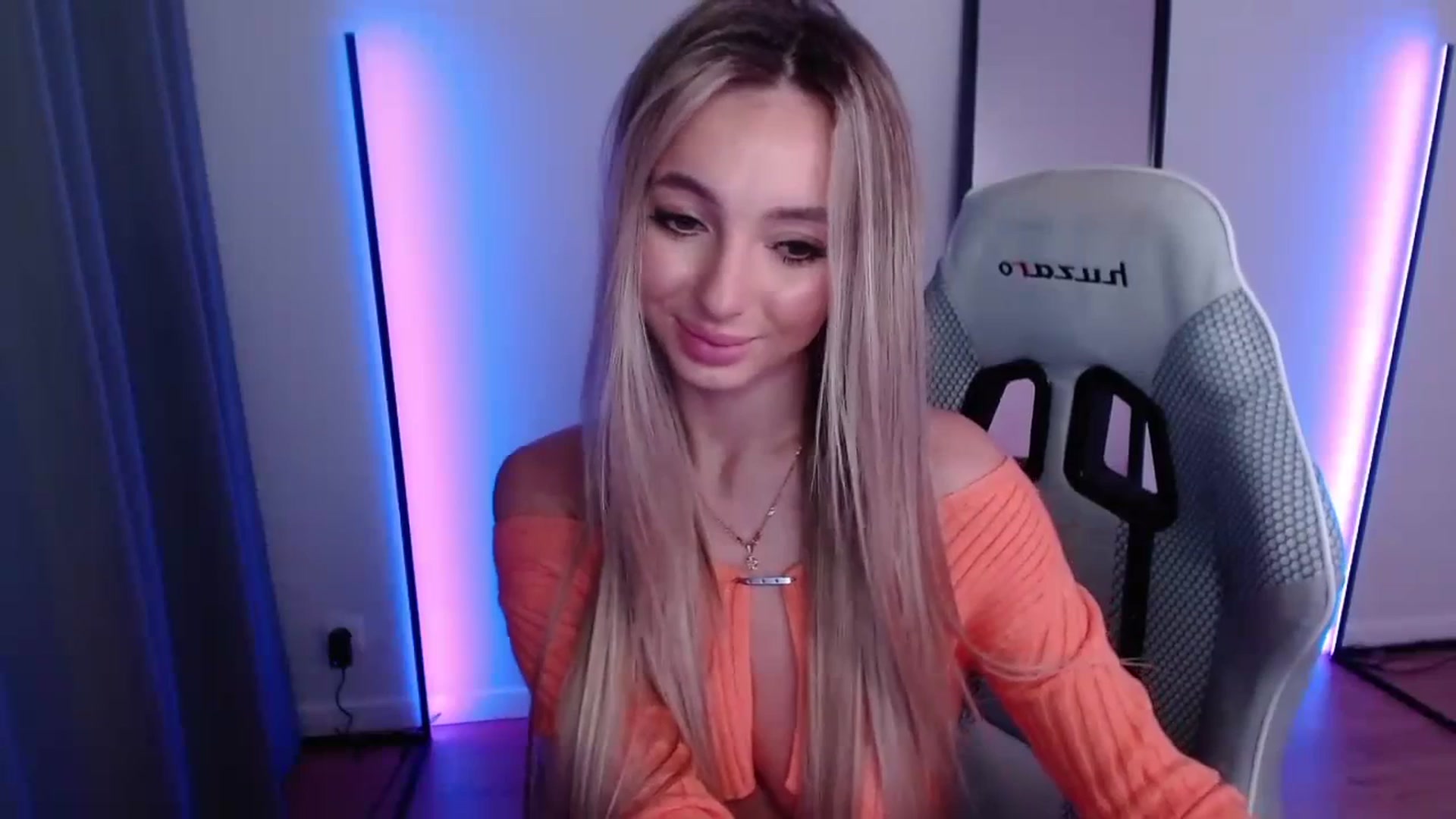 Gallery image thumbnail from AngelLove__'s myfreecams stream on, 11/13/2023, 23:29 image 14 of 20