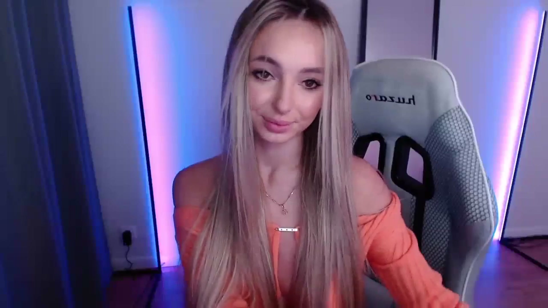Gallery image thumbnail from AngelLove__'s myfreecams stream on, 11/13/2023, 23:29 image 16 of 20