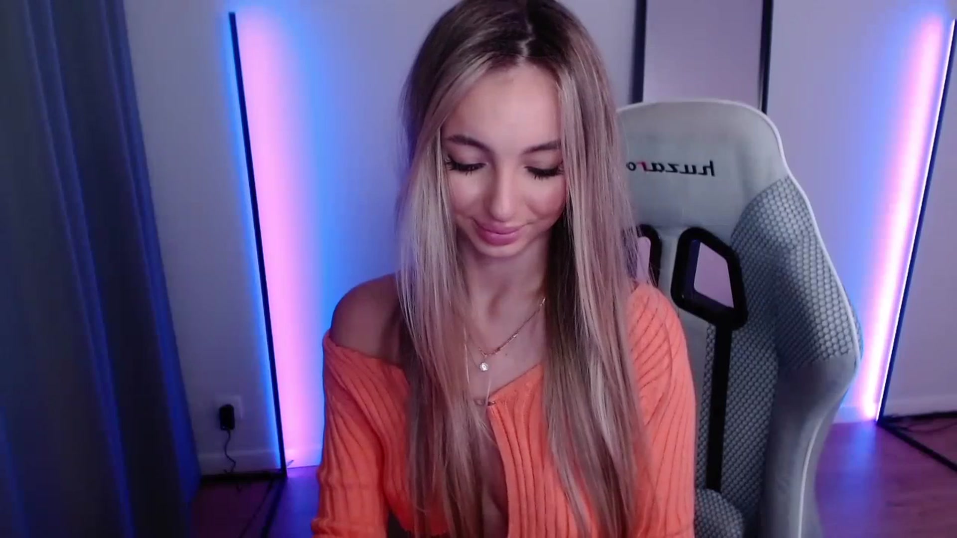 Gallery image thumbnail from AngelLove__'s myfreecams stream on, 11/13/2023, 23:29 image 11 of 20