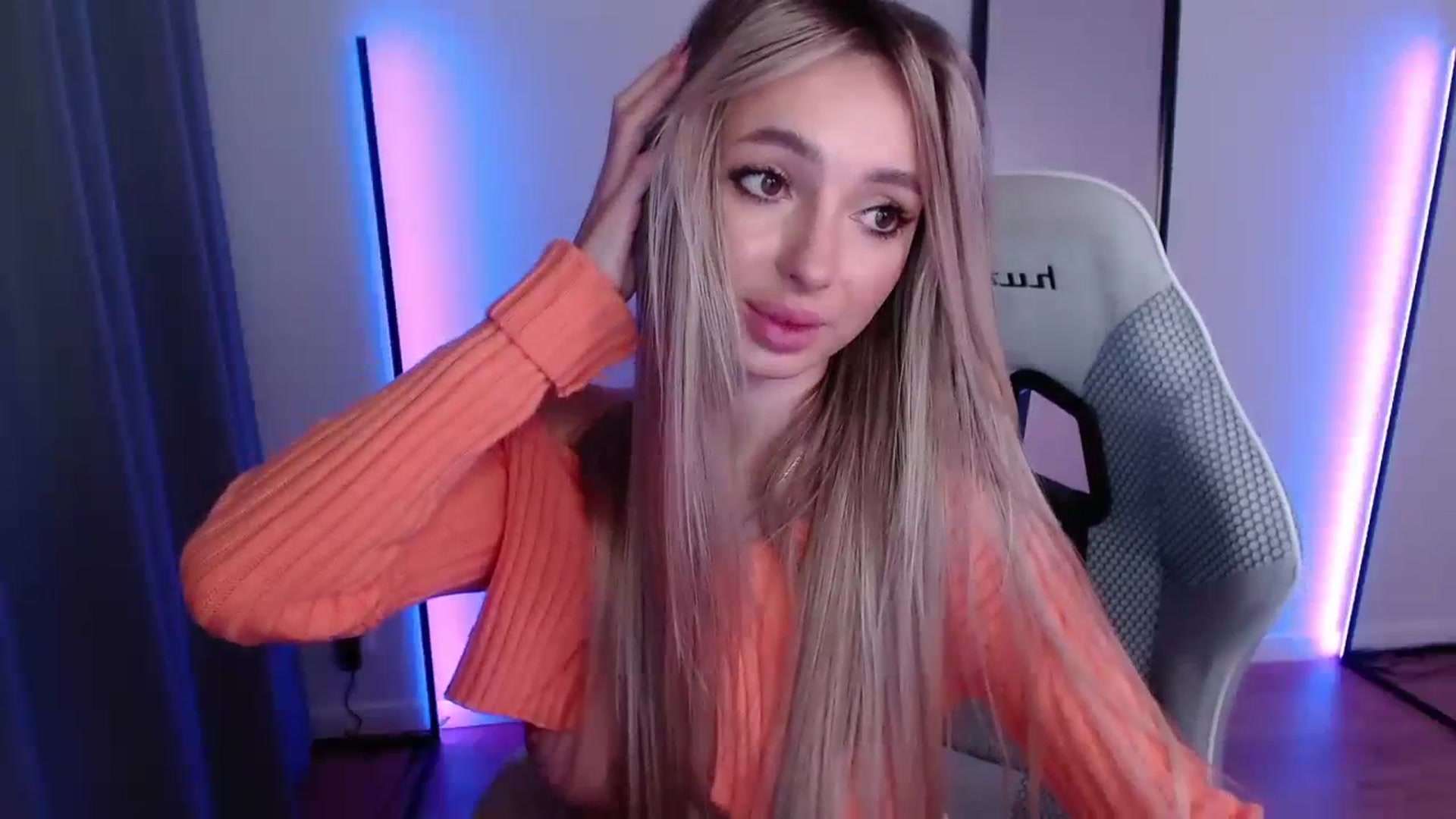 Gallery image thumbnail from AngelLove__'s myfreecams stream on, 11/14/2023, 01:48 image 15 of 20