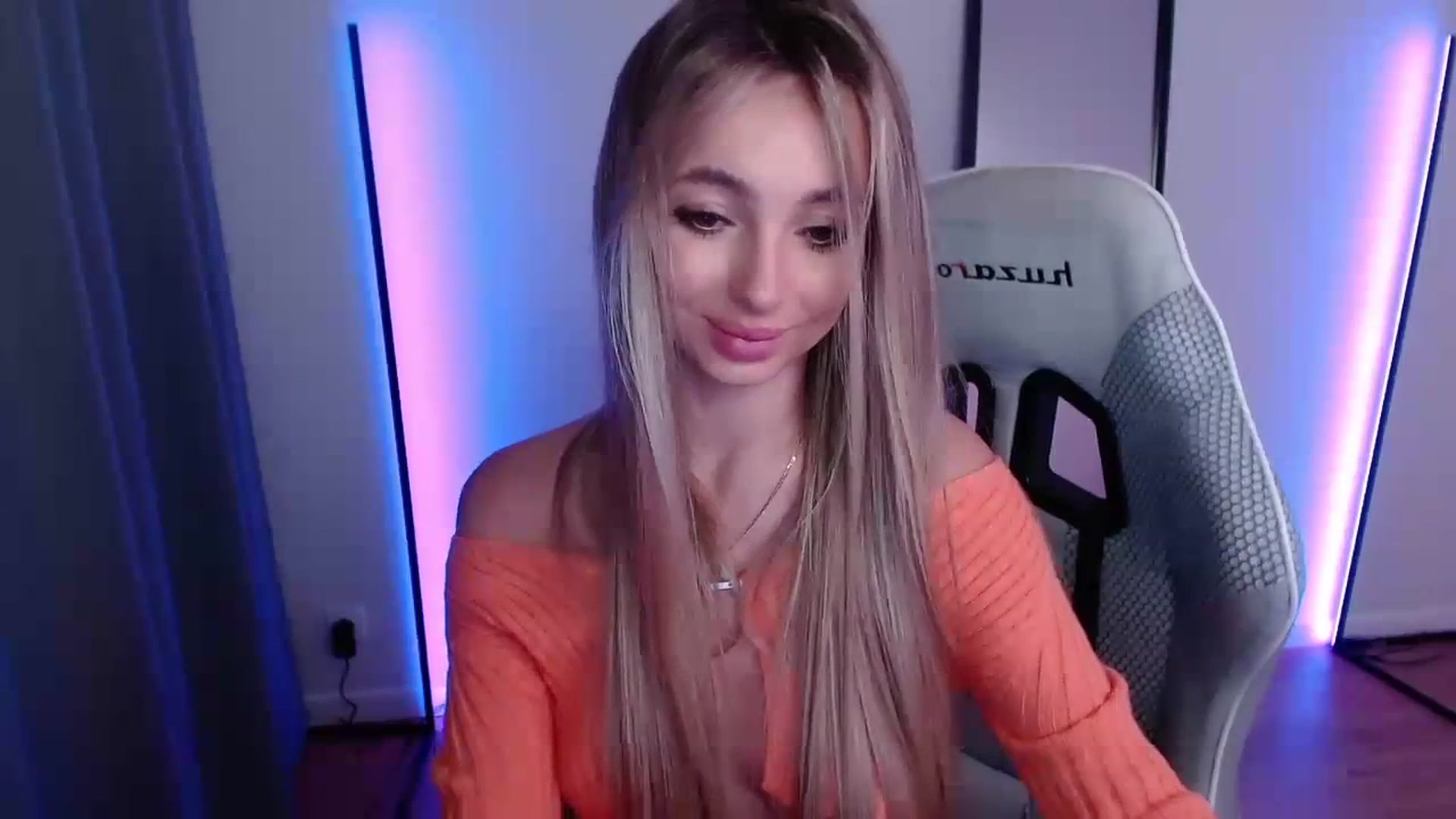 Gallery image thumbnail from AngelLove__'s myfreecams stream on, 11/14/2023, 02:39 image 15 of 20