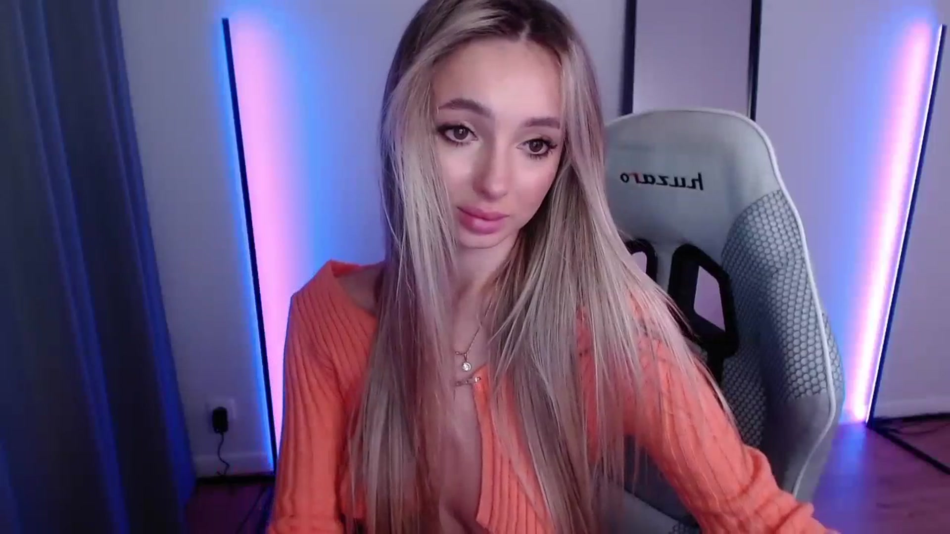 Gallery image thumbnail from AngelLove__'s myfreecams stream on, 11/14/2023, 02:39 image 2 of 20