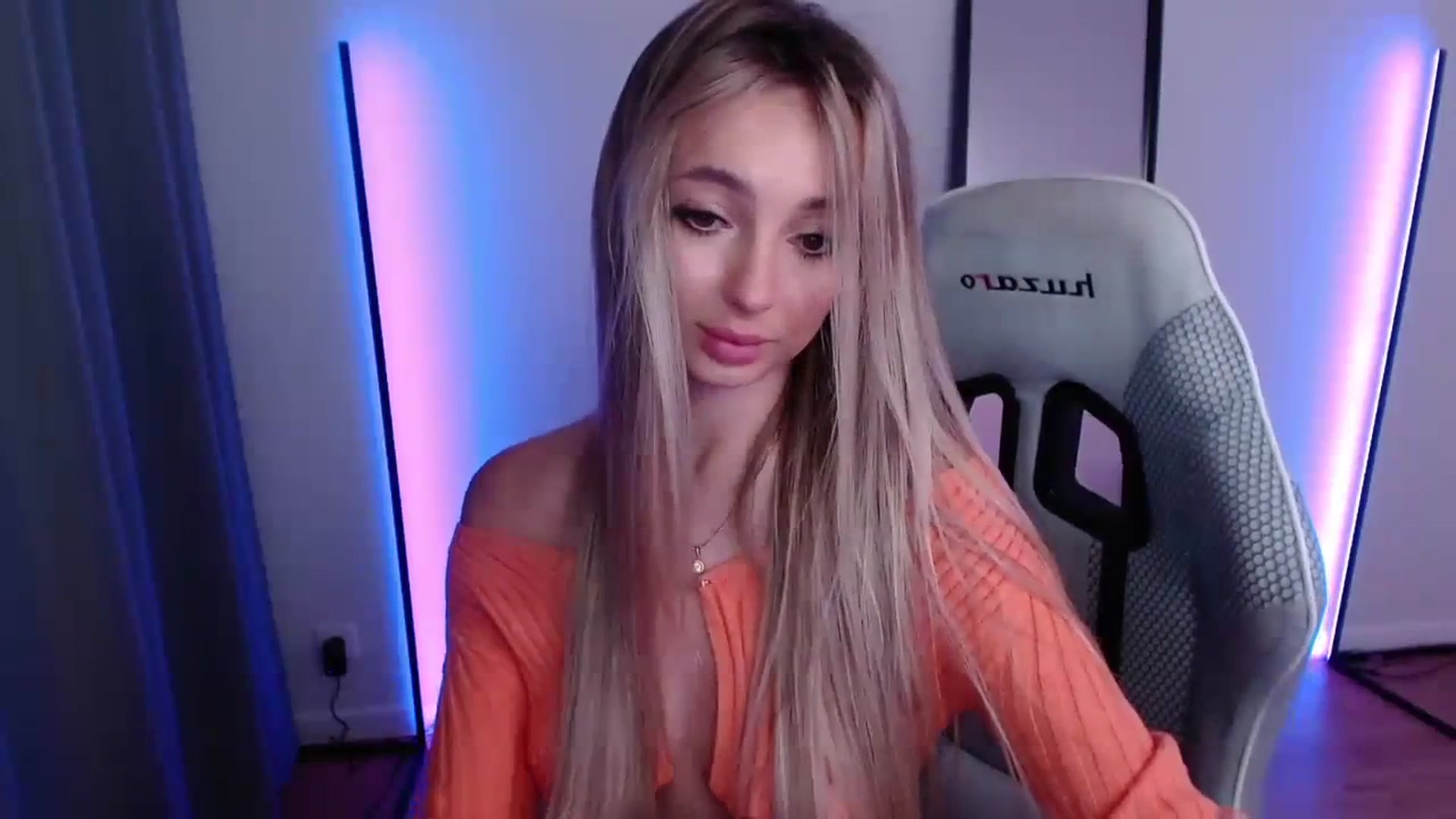 Gallery image thumbnail from AngelLove__'s myfreecams stream on, 11/14/2023, 02:39 image 9 of 20