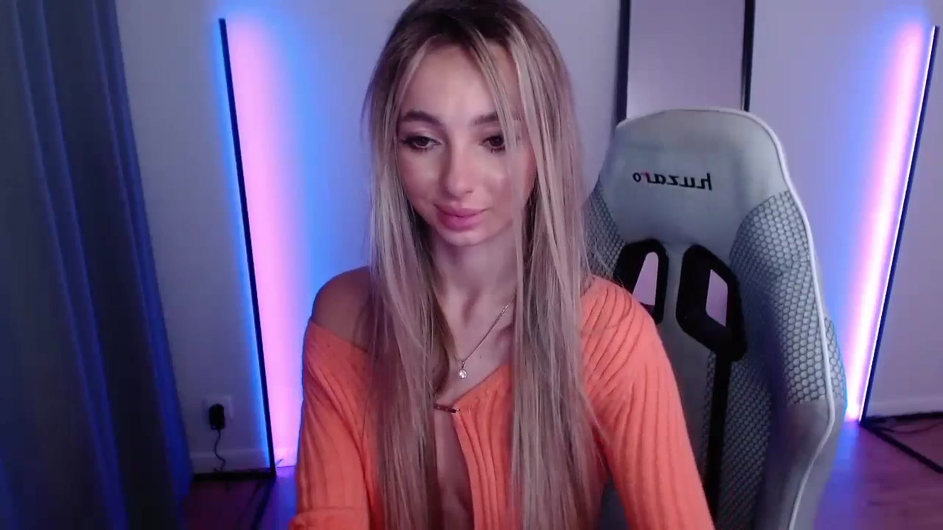 Gallery image thumbnail from AngelLove__'s myfreecams stream on, 11/14/2023, 02:39 image 19 of 20