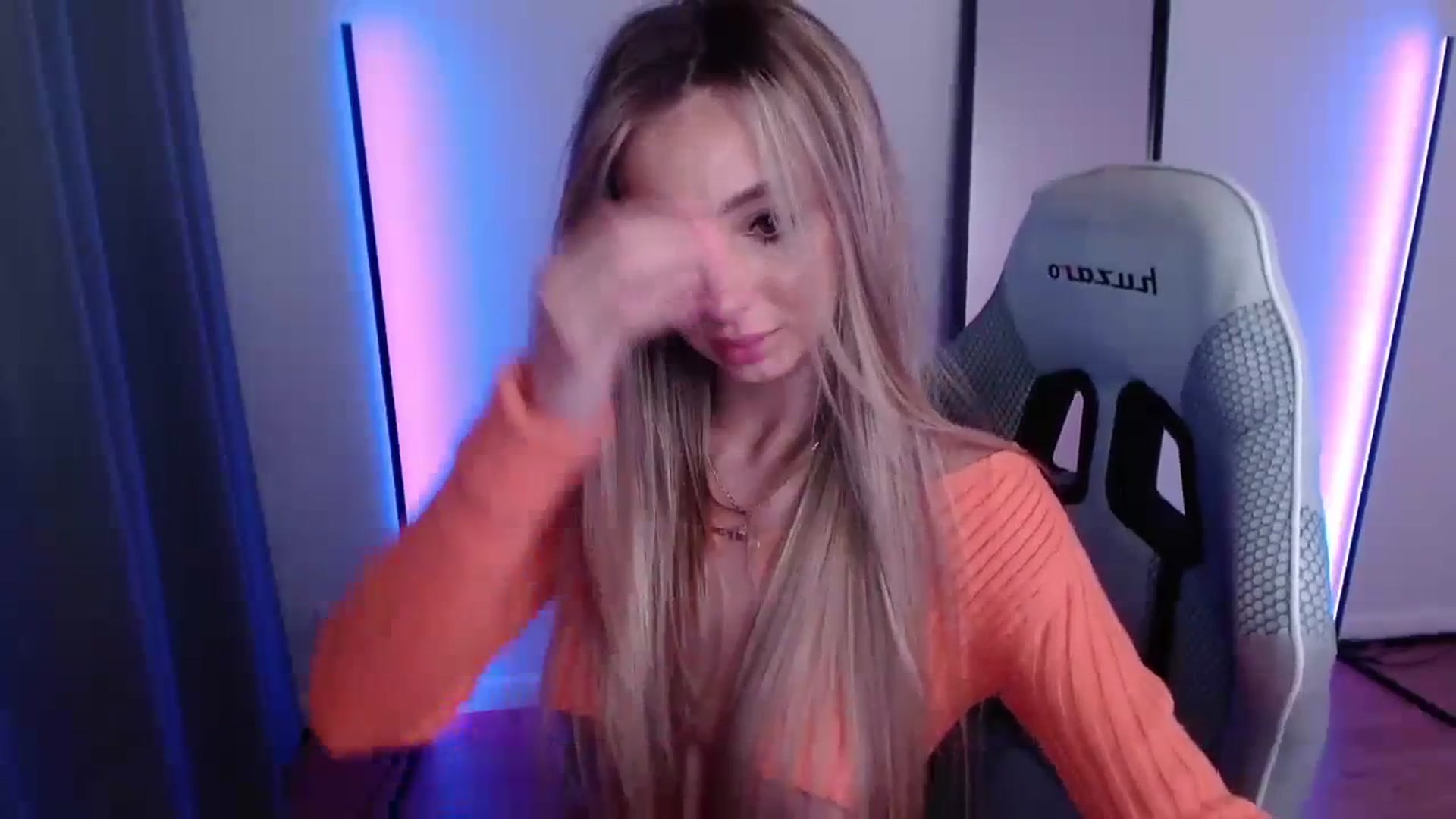Gallery image thumbnail from AngelLove__'s myfreecams stream on, 11/14/2023, 02:39 image 7 of 20