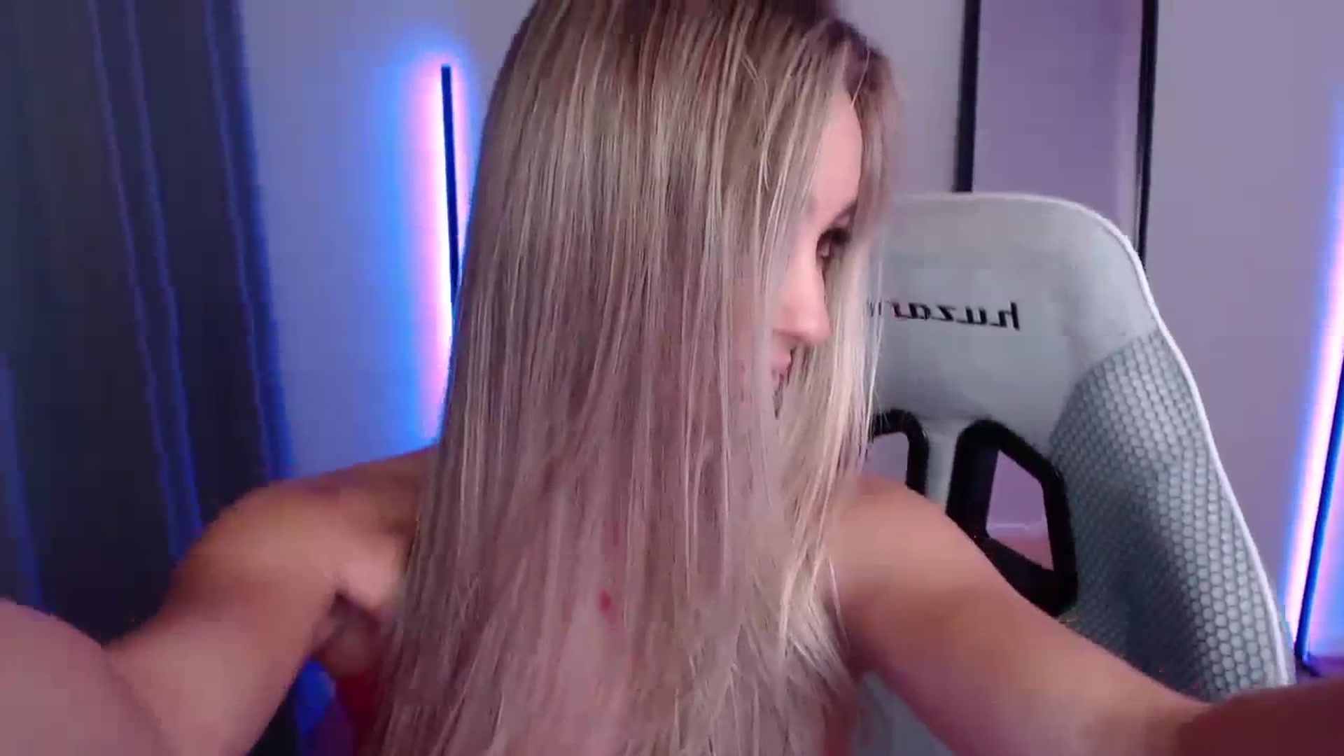 Gallery image thumbnail from AngelLove__'s myfreecams stream on, 11/14/2023, 23:40 image 12 of 20