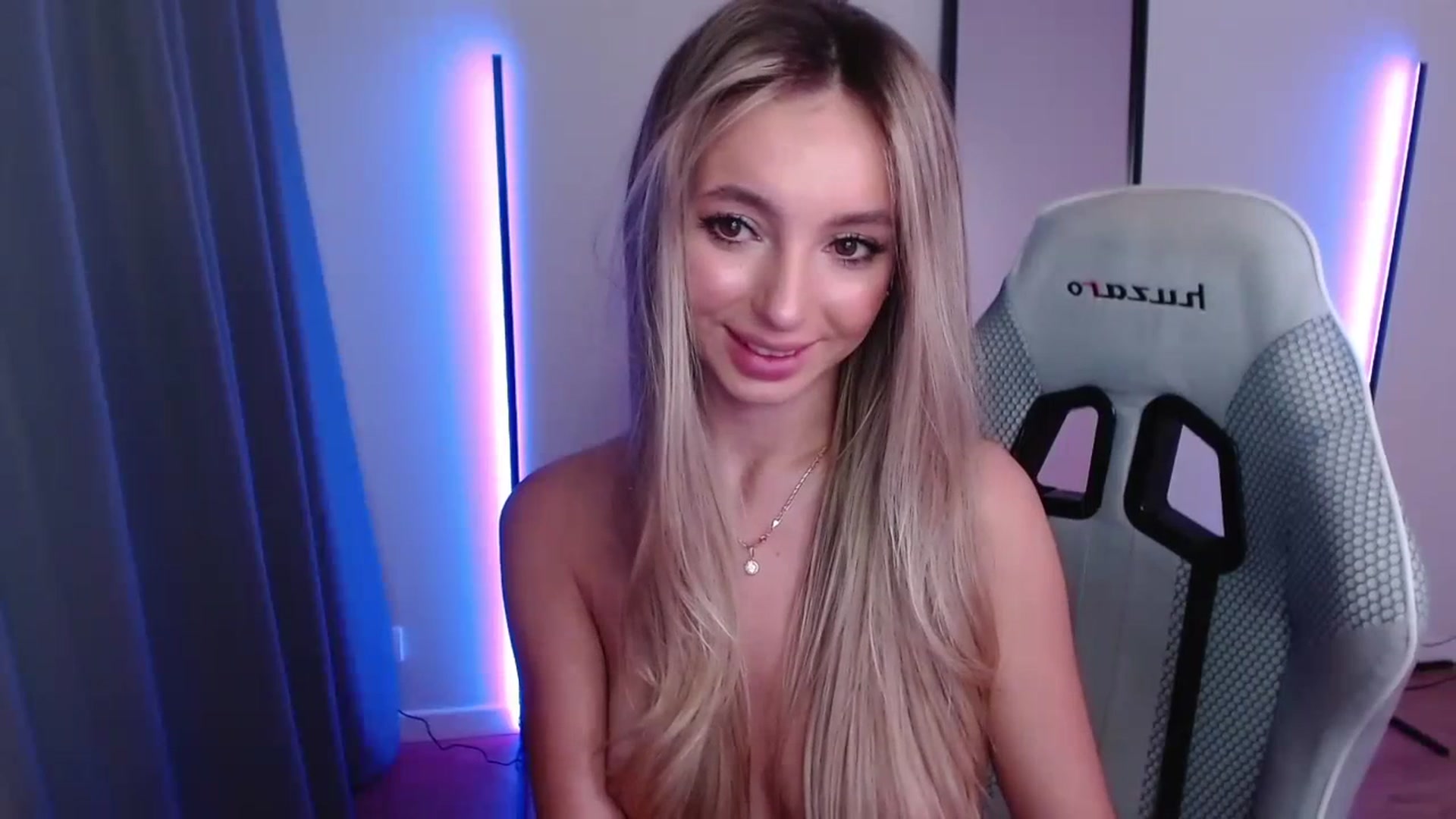 Gallery image thumbnail from AngelLove__'s myfreecams stream on, 11/28/2023, 01:41 image 20 of 20