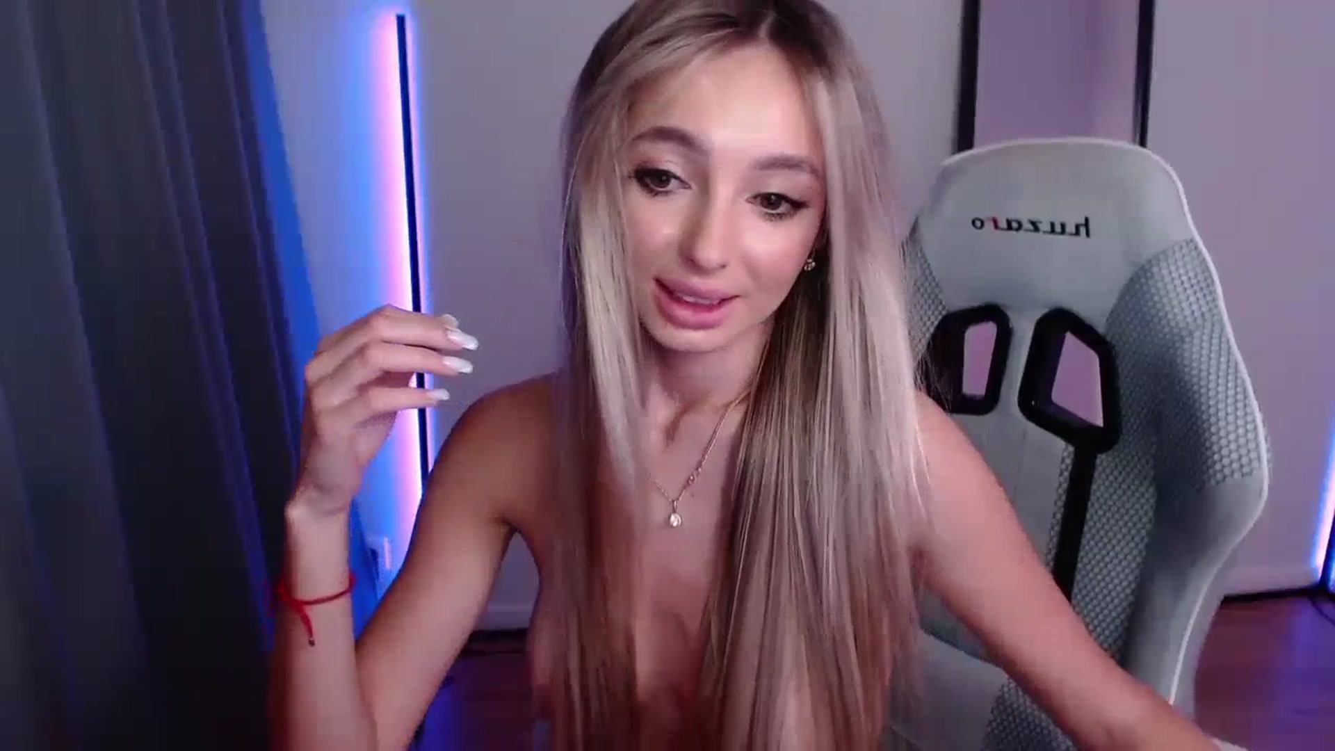 Gallery image thumbnail from AngelLove__'s myfreecams stream on, 12/02/2023, 05:04 image 20 of 20