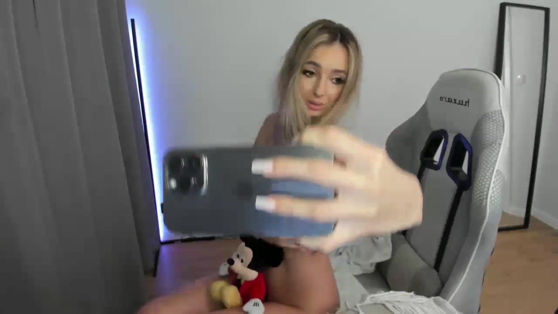 Gallery image thumbnail from AngelLove__'s myfreecams stream on, 03/07/2024, 01:09 image 5 of 20