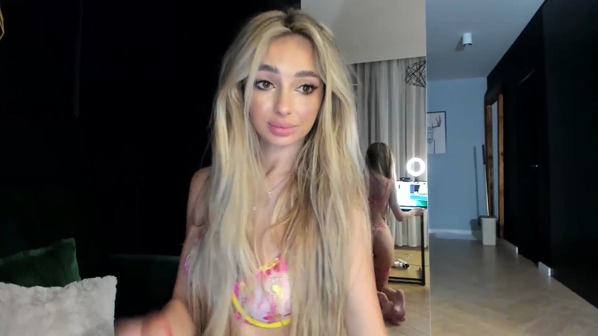 Gallery image thumbnail from AngelLove__'s myfreecams stream on, 04/17/2024, 23:37 image 8 of 20