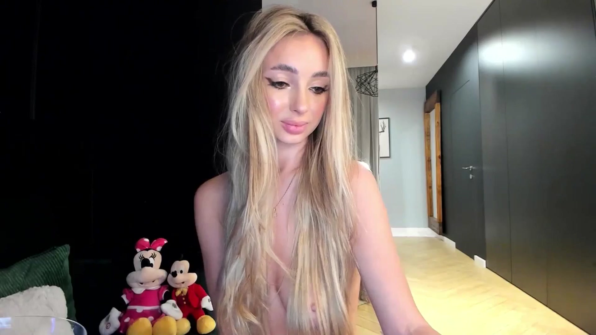 Gallery image thumbnail from AngelLove__'s myfreecams stream on, 04/23/2024, 22:24 image 16 of 20