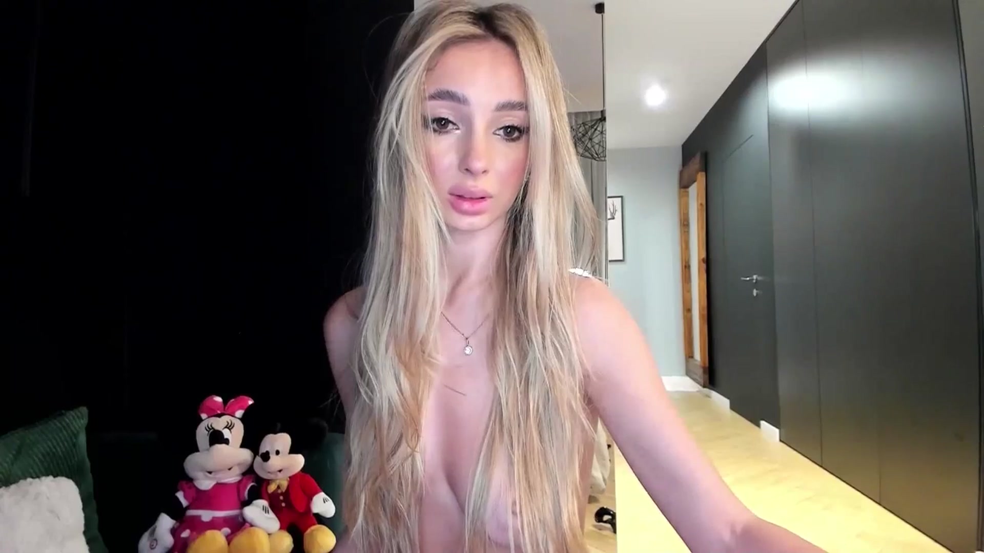 Gallery image thumbnail from AngelLove__'s myfreecams stream on, 04/23/2024, 22:24 image 12 of 20