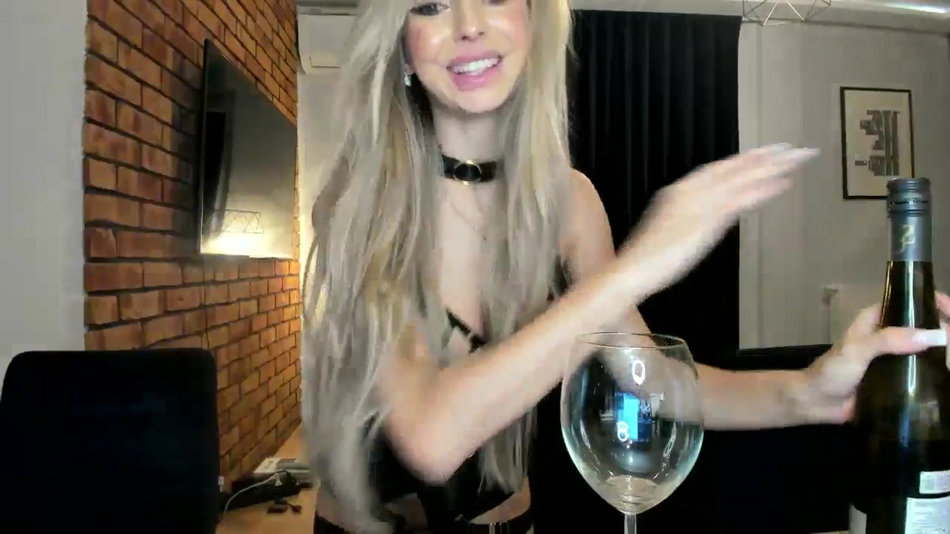 Gallery image thumbnail from AngelLove__'s myfreecams stream on, 05/26/2024, 24:01 image 5 of 20