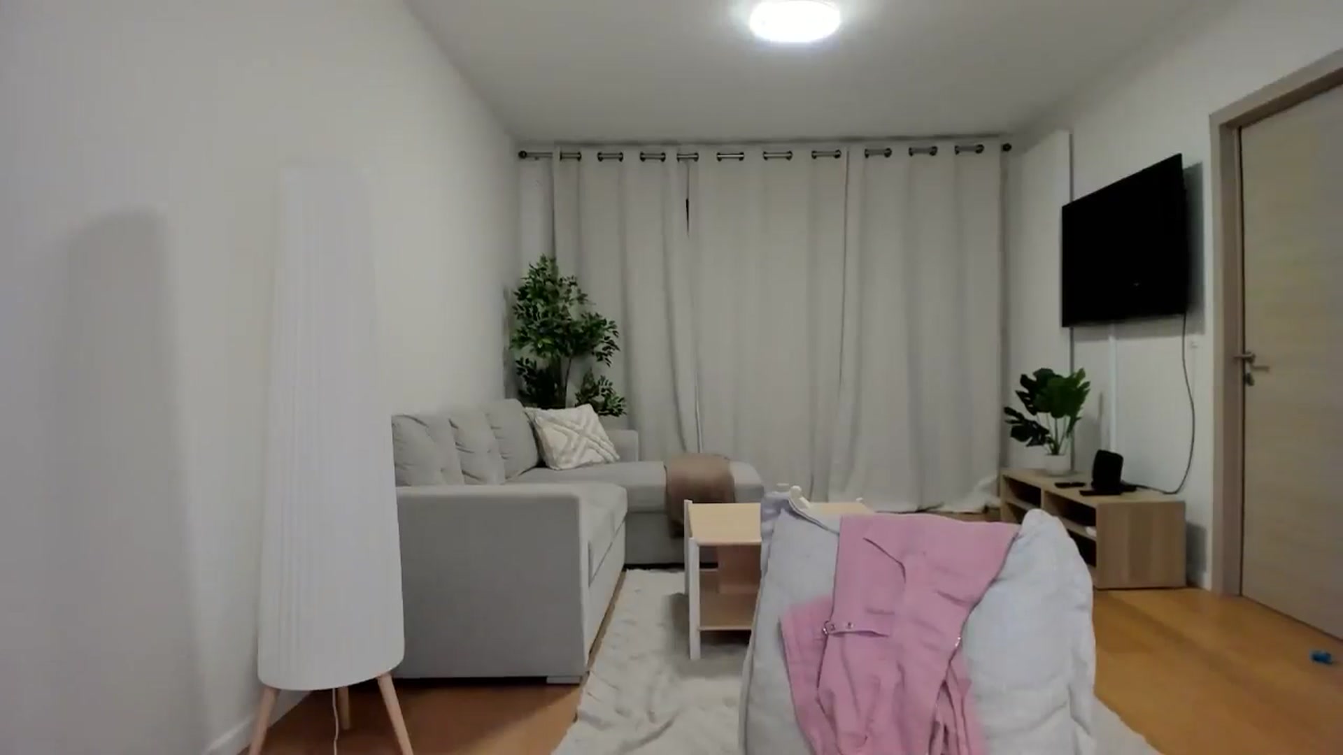 Gallery image thumbnail from AngelLove__'s myfreecams stream on, 06/10/2024, 24:03 image 16 of 20