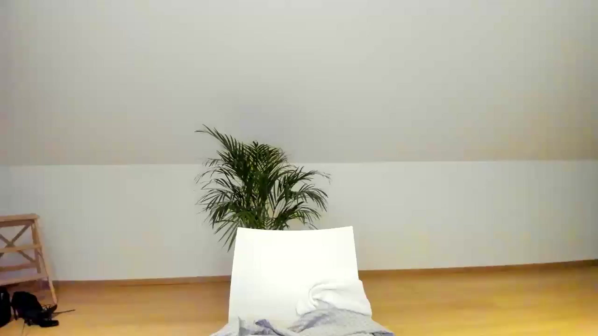 Gallery image thumbnail from AngelLove__'s myfreecams stream on, 07/06/2024, 21:23 image 17 of 20