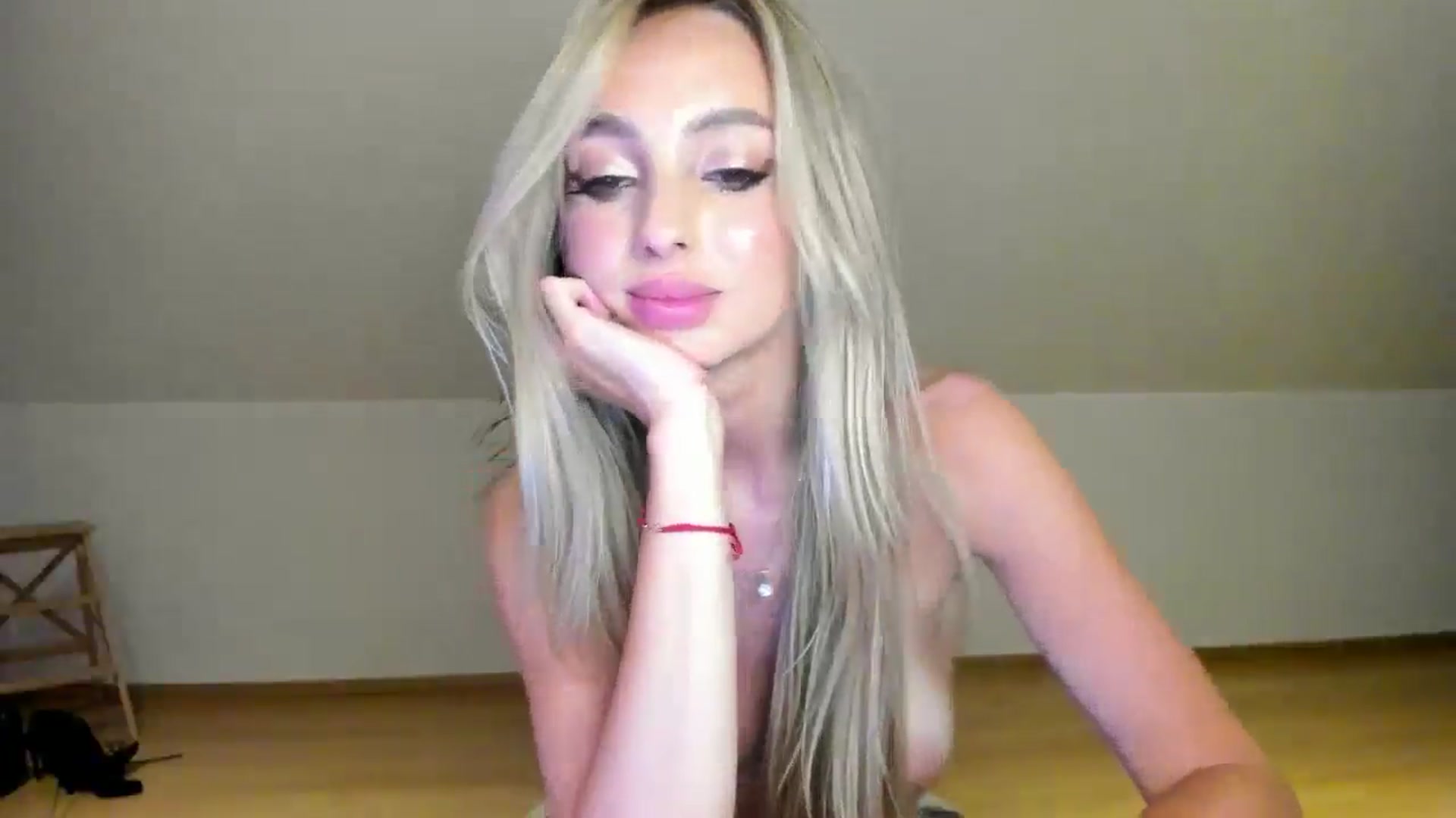 Gallery image thumbnail from AngelLove__'s myfreecams stream on, 07/06/2024, 21:23 image 16 of 20