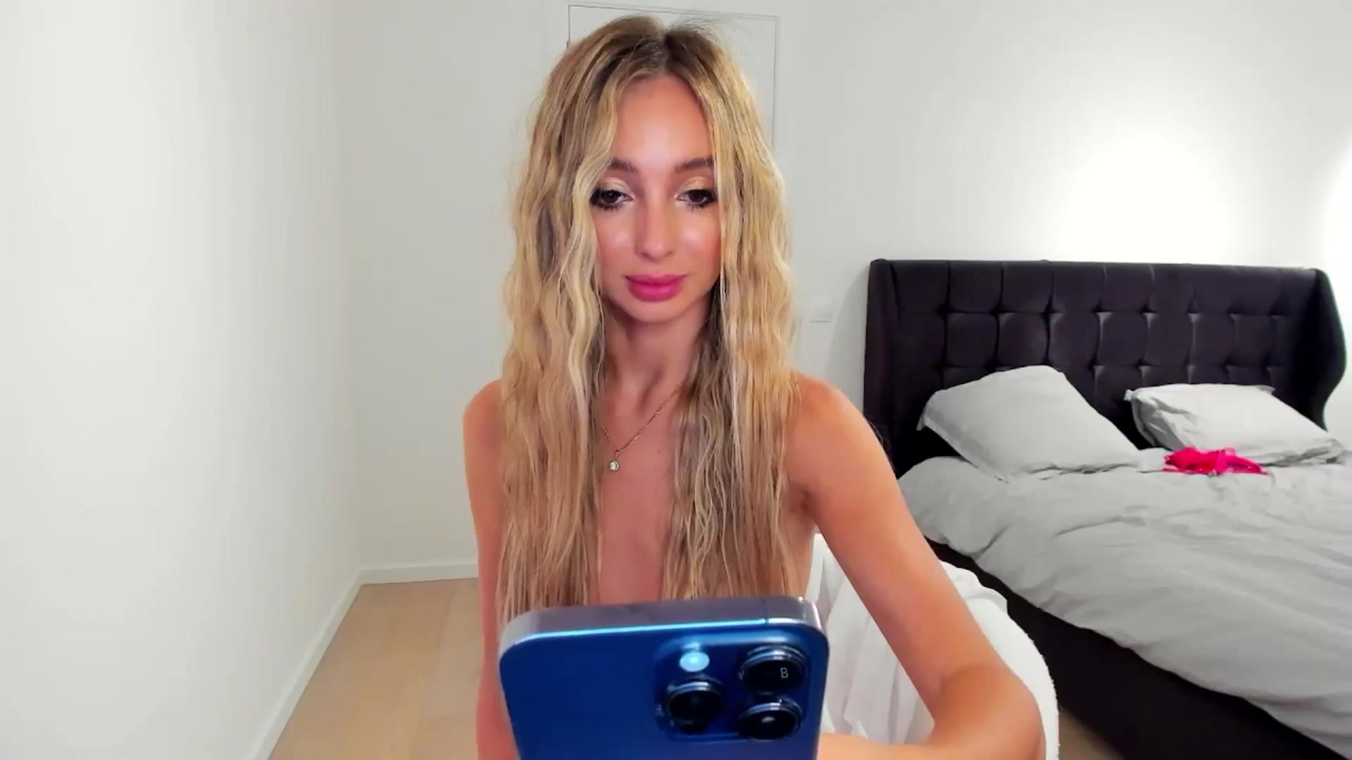 Gallery image thumbnail from AngelLove__'s myfreecams stream on, 08/08/2024, 24:07 image 18 of 20