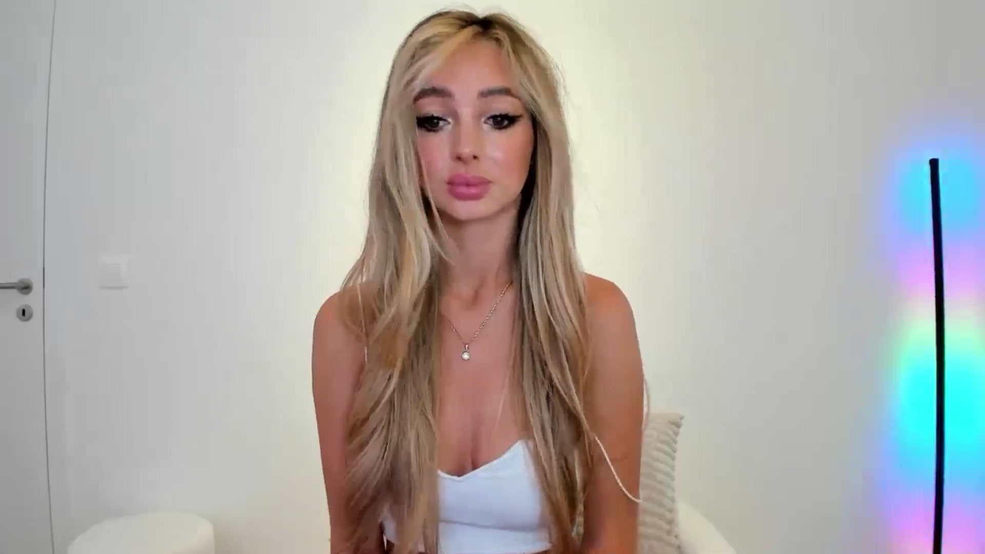 Gallery image thumbnail from AngelLove__'s myfreecams stream on, 08/25/2024, 12:31 image 19 of 20