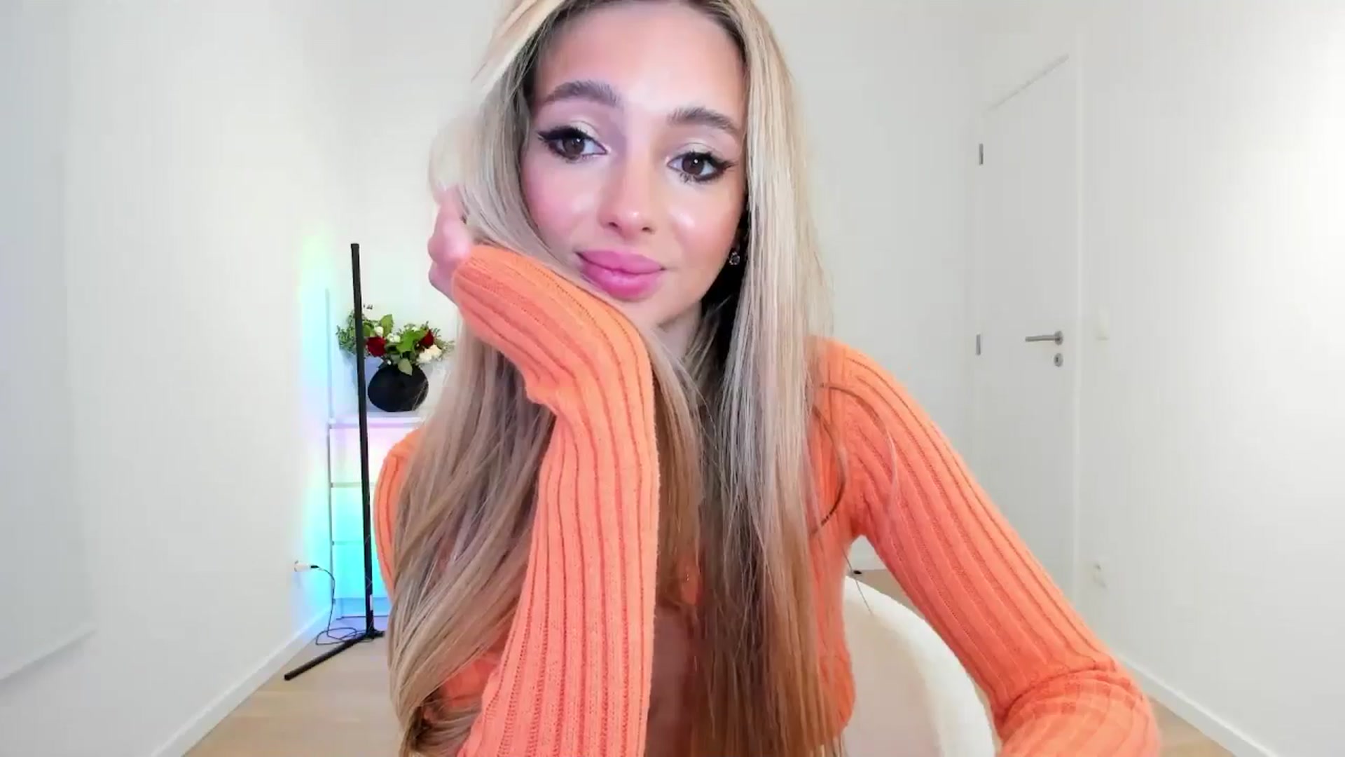 Gallery image thumbnail from AngelLove__'s myfreecams stream on, 10/02/2024, 23:10 image 20 of 20