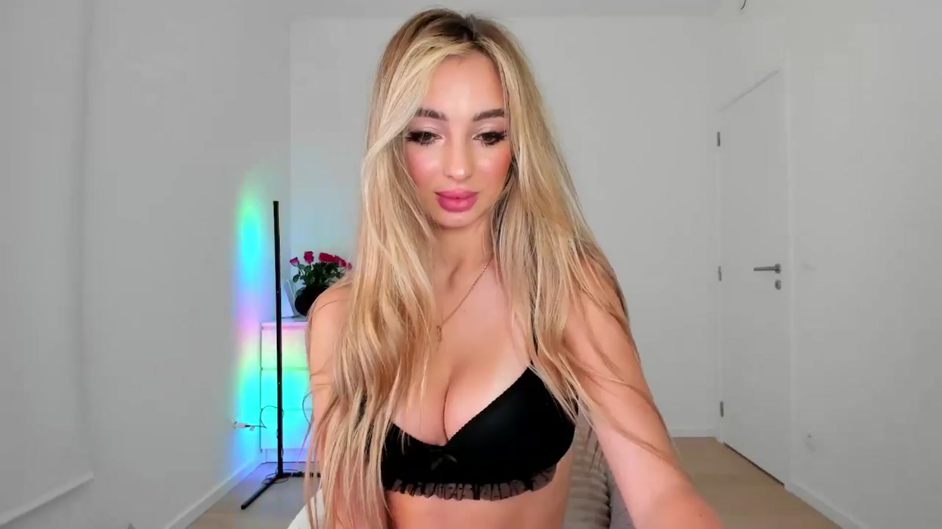 Gallery image thumbnail from AngelLove__'s myfreecams stream on, 11/02/2024, 21:57 image 8 of 20