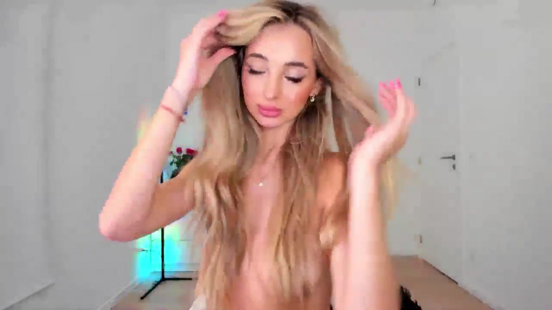 Gallery image thumbnail from AngelLove__'s myfreecams stream on, 11/03/2024, 01:05 image 12 of 20