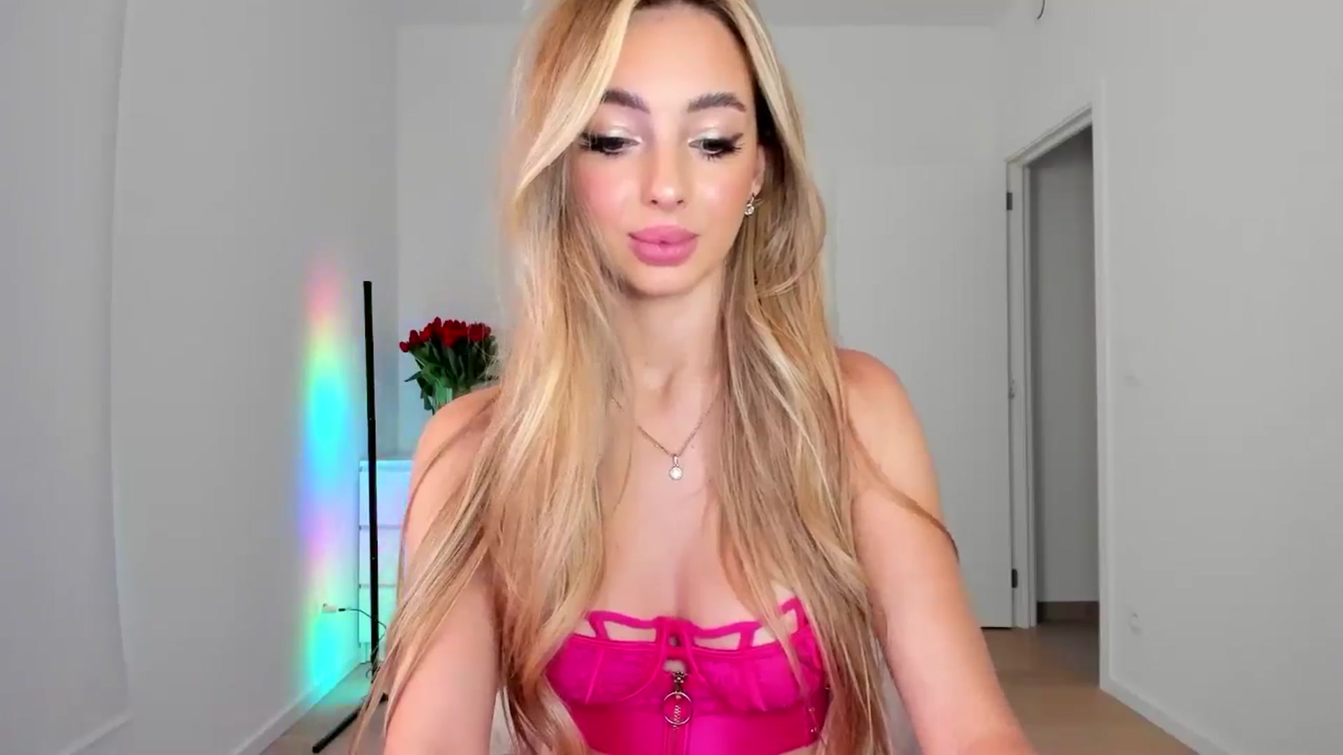 Gallery image thumbnail from AngelLove__'s myfreecams stream on, 11/09/2024, 15:22 image 5 of 20