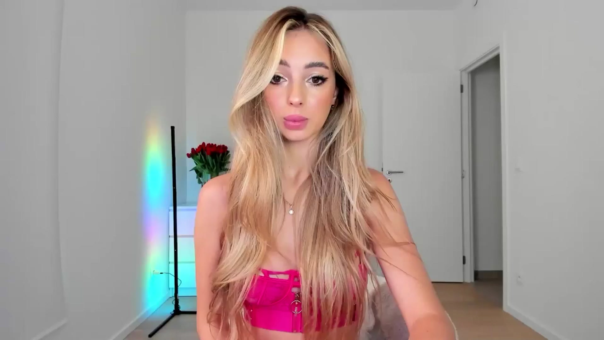 Gallery image thumbnail from AngelLove__'s myfreecams stream on, 11/09/2024, 15:22 image 12 of 20