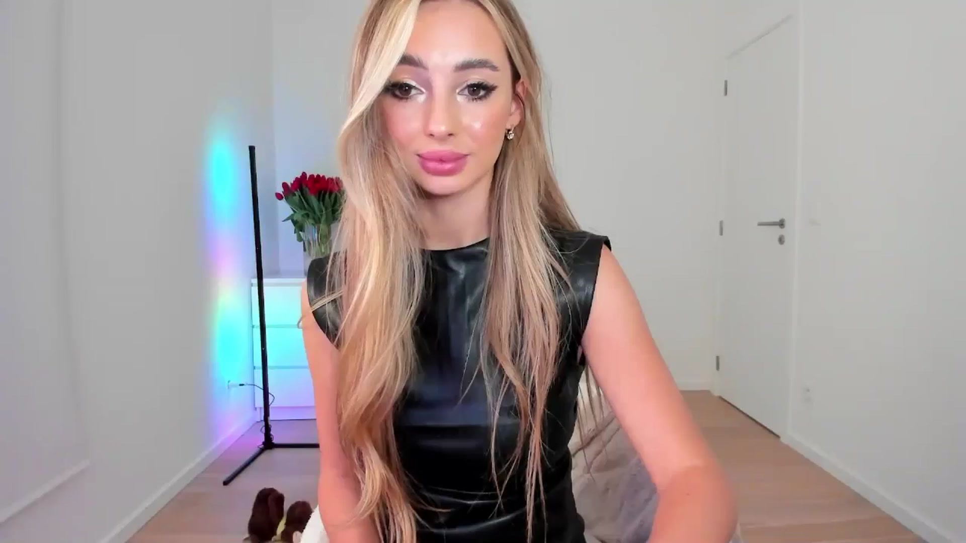 Gallery image thumbnail from AngelLove__'s myfreecams stream on, 11/09/2024, 19:26 image 18 of 20