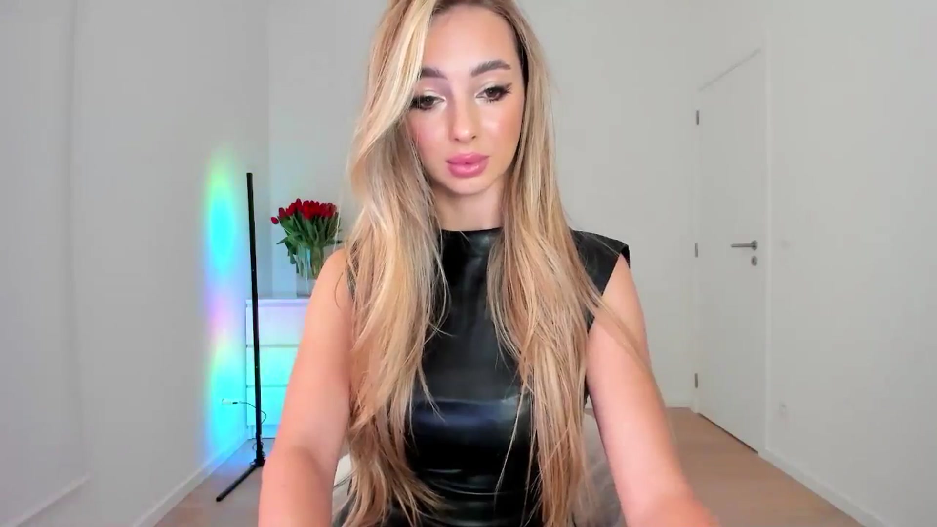 Gallery image thumbnail from AngelLove__'s myfreecams stream on, 11/09/2024, 19:26 image 2 of 20