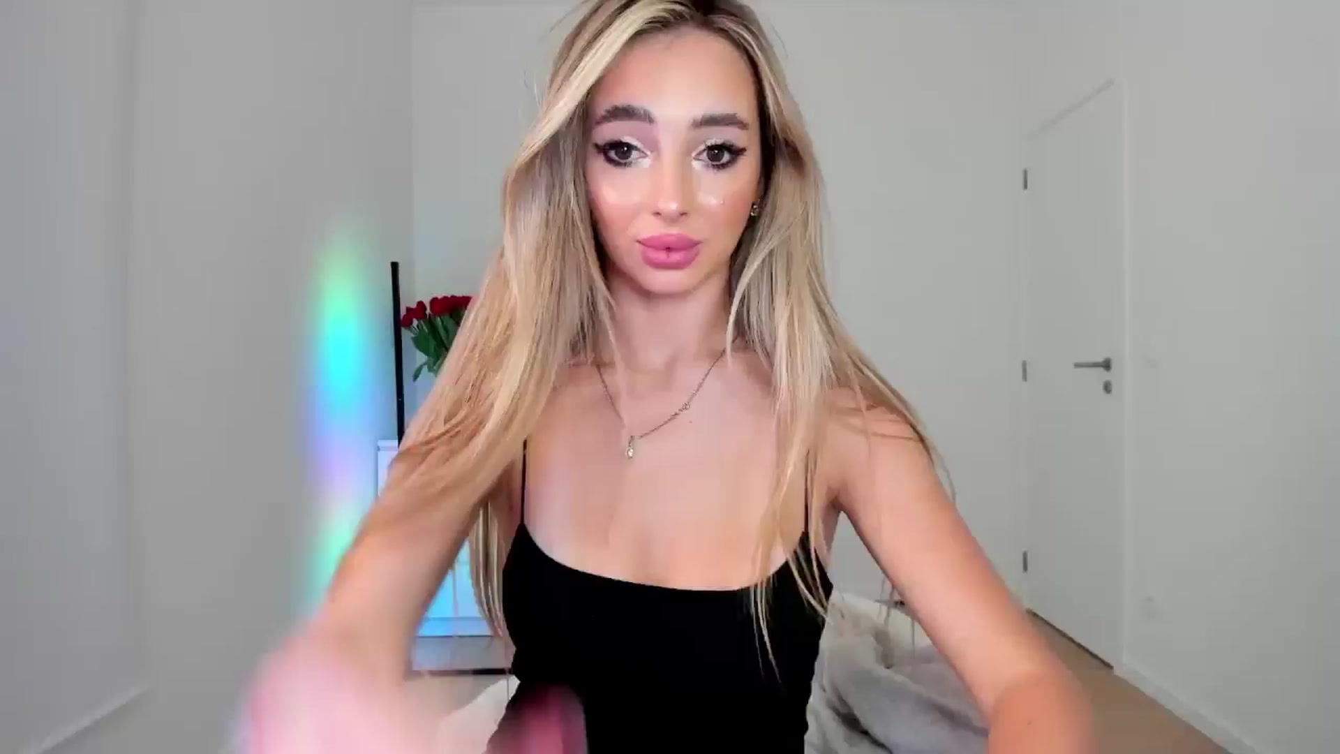 Gallery image thumbnail from AngelLove__'s myfreecams stream on, 11/10/2024, 20:37 image 9 of 20