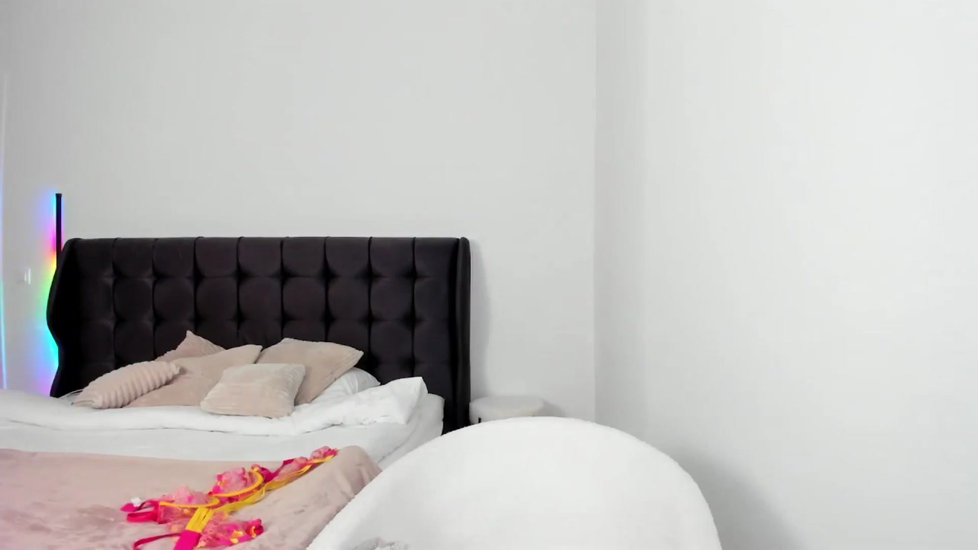Gallery image thumbnail from AngelLove__'s myfreecams stream on, 01/09/2025, 23:58 image 15 of 20