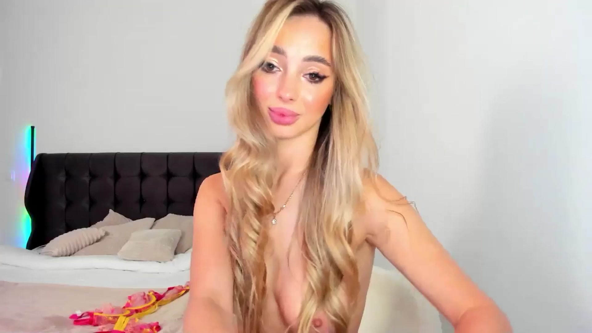 Gallery image thumbnail from AngelLove__'s myfreecams stream on, 01/09/2025, 23:58 image 6 of 20