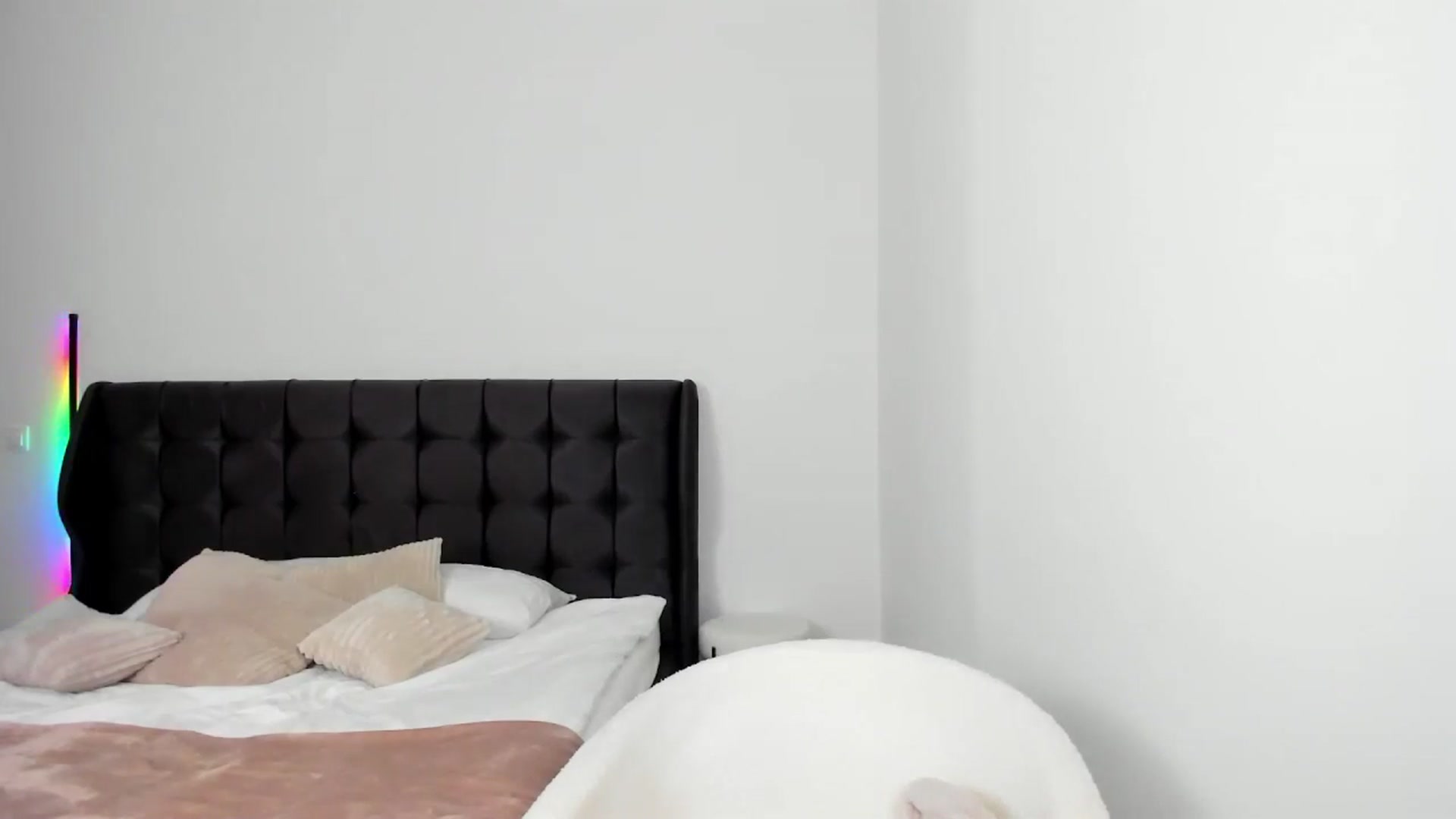 Gallery image thumbnail from AngelLove__'s myfreecams stream on, 01/13/2025, 02:03 image 4 of 20
