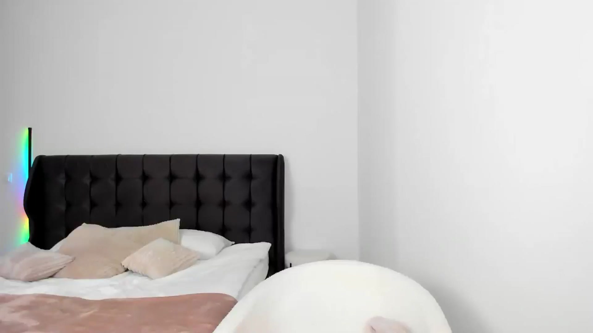 Gallery image thumbnail from AngelLove__'s myfreecams stream on, 01/13/2025, 02:03 image 6 of 20