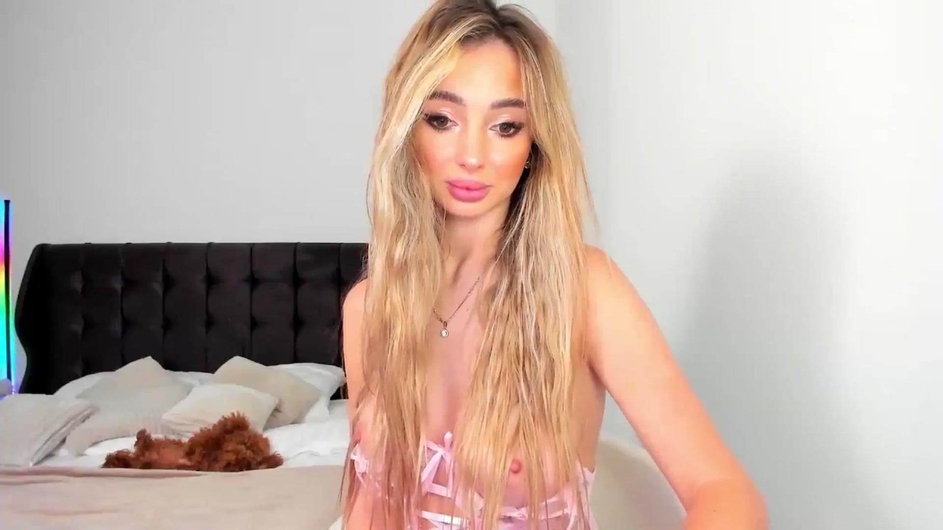 Gallery image thumbnail from AngelLove__'s myfreecams stream on, 01/21/2025, 24:25 image 3 of 20
