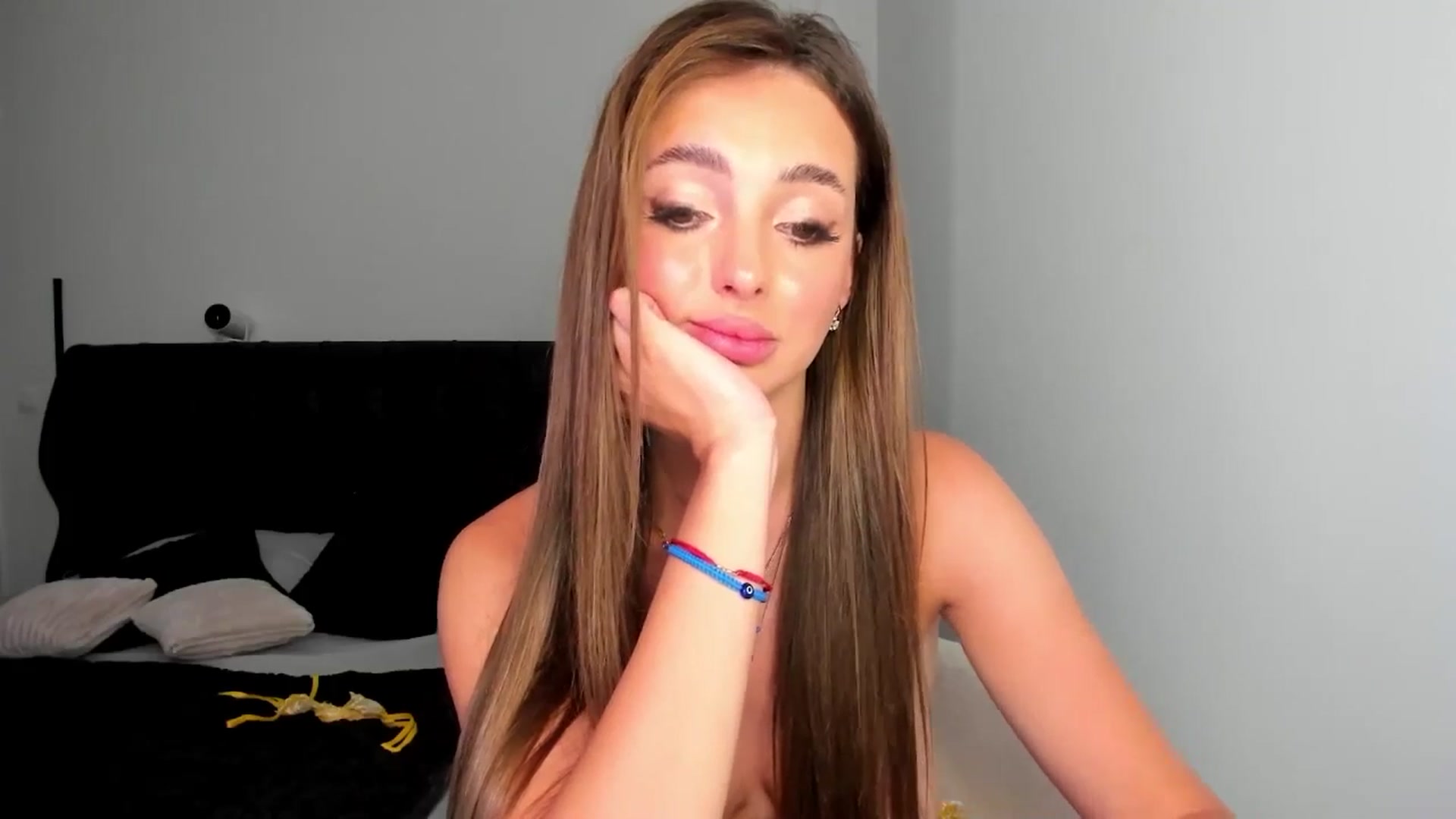 Gallery image thumbnail from AngelLove__'s myfreecams stream on, 05/08/2025, 24:03 image 20 of 20