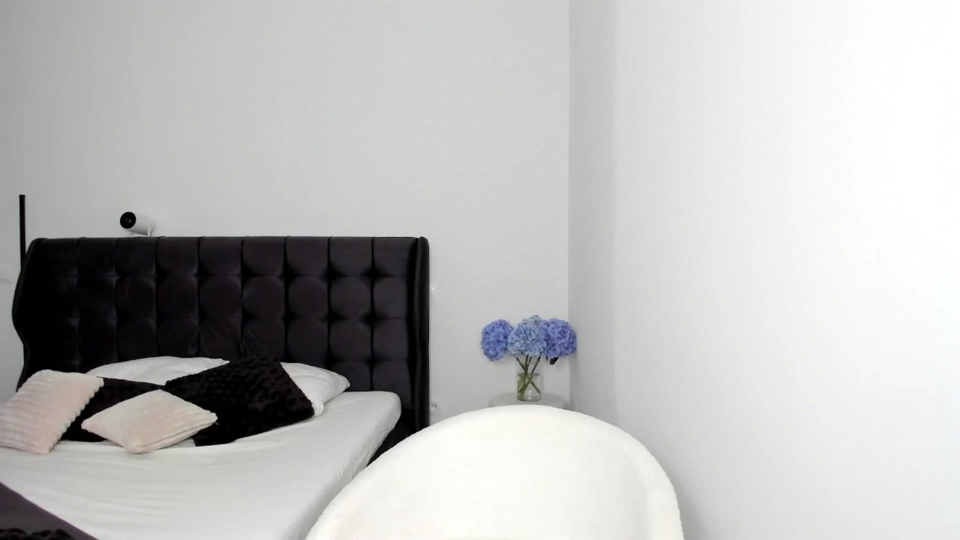 Gallery image thumbnail from AngelLove__'s myfreecams stream on, 05/18/2025, 22:50 image 4 of 20