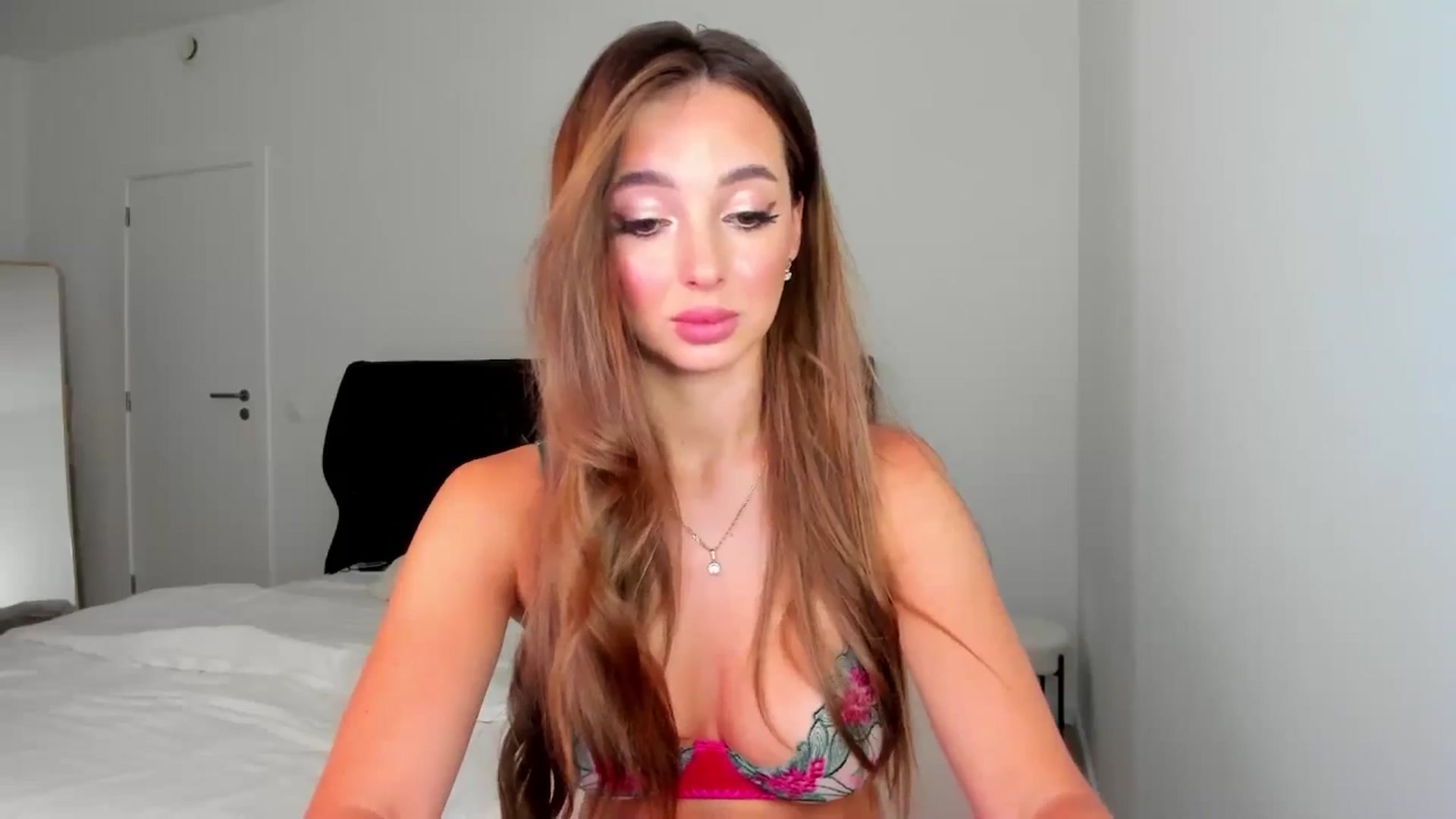 Gallery image thumbnail from AngelLove__'s myfreecams stream on, 06/03/2025, 21:35 image 18 of 20
