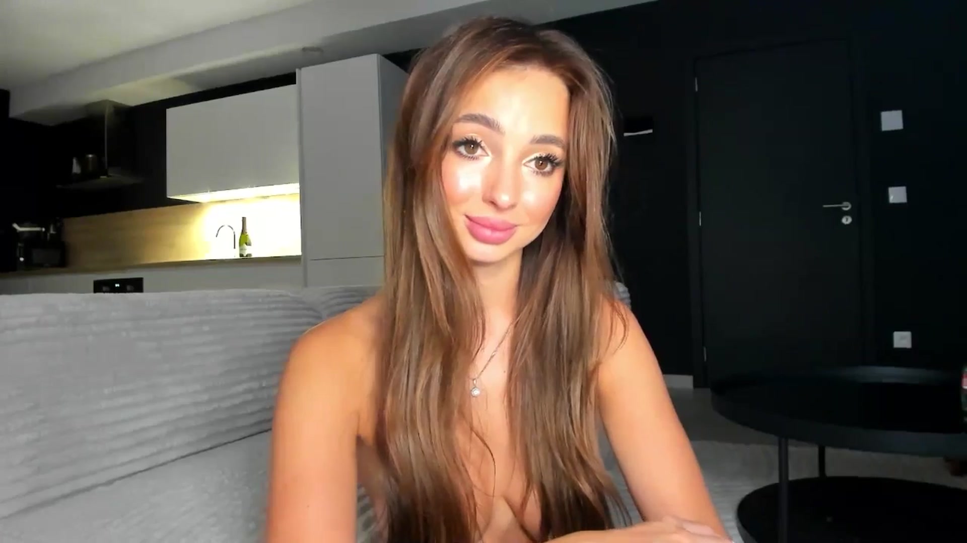 Gallery image thumbnail from AngelLove__'s myfreecams stream on, 07/24/2025, 21:36 image 6 of 20