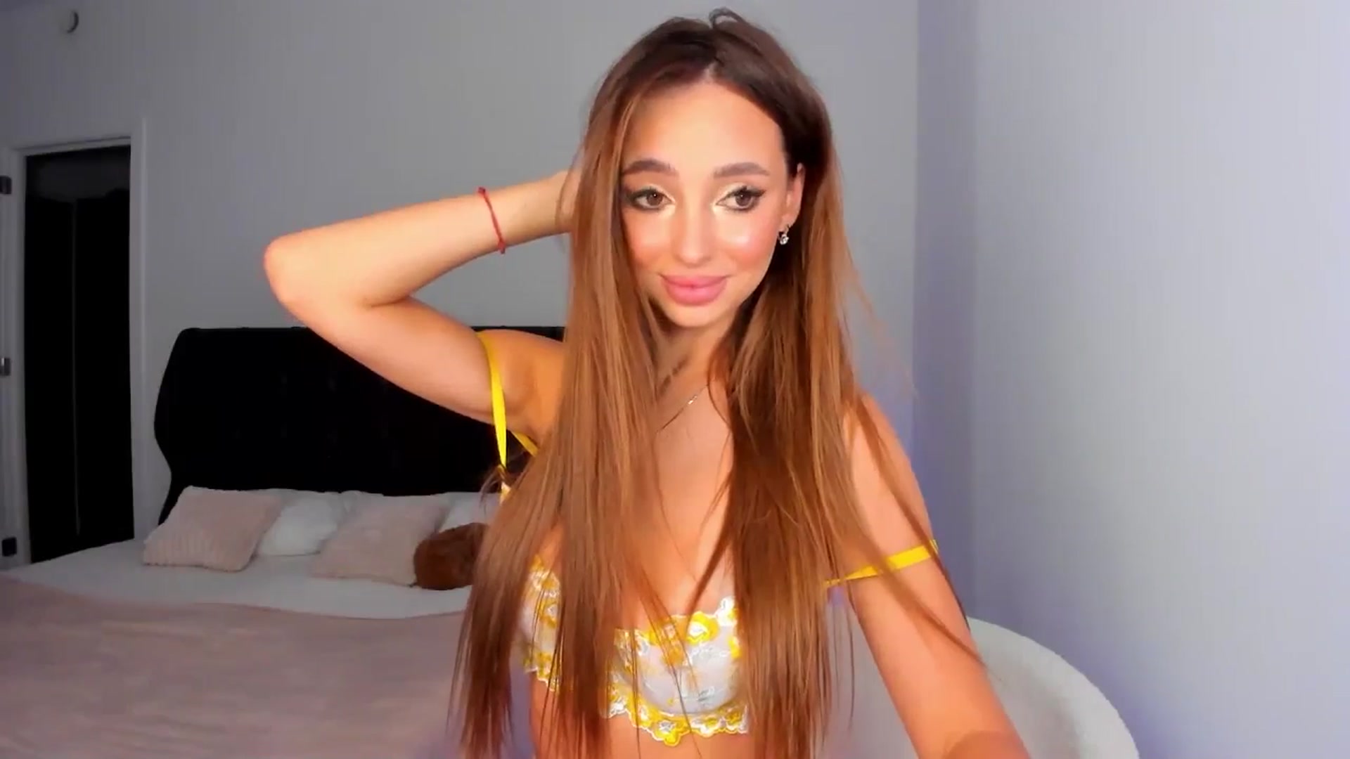 Gallery image thumbnail from AngelLove__'s myfreecams stream on, 08/01/2025, 22:35 image 2 of 20