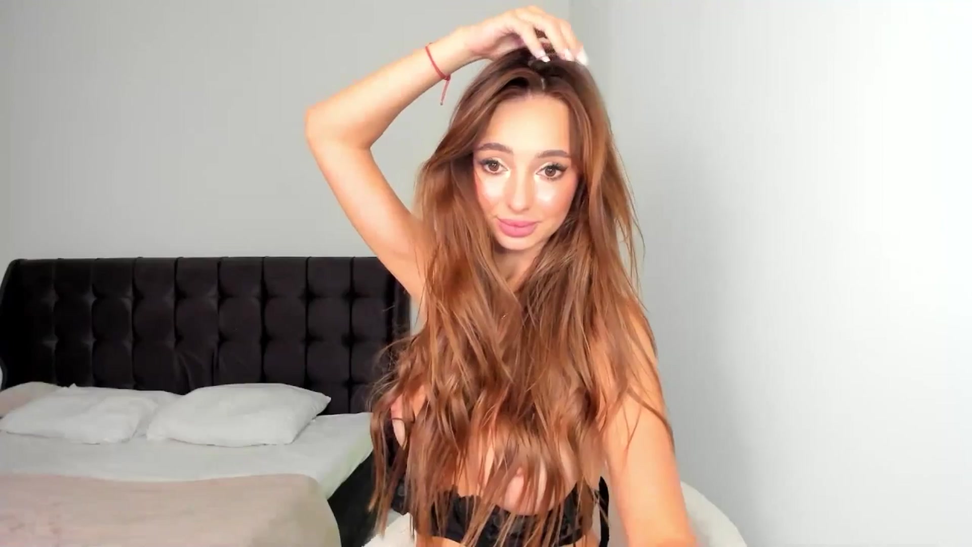 Gallery image thumbnail from AngelLove__'s myfreecams stream on, 08/04/2025, 24:05 image 3 of 20