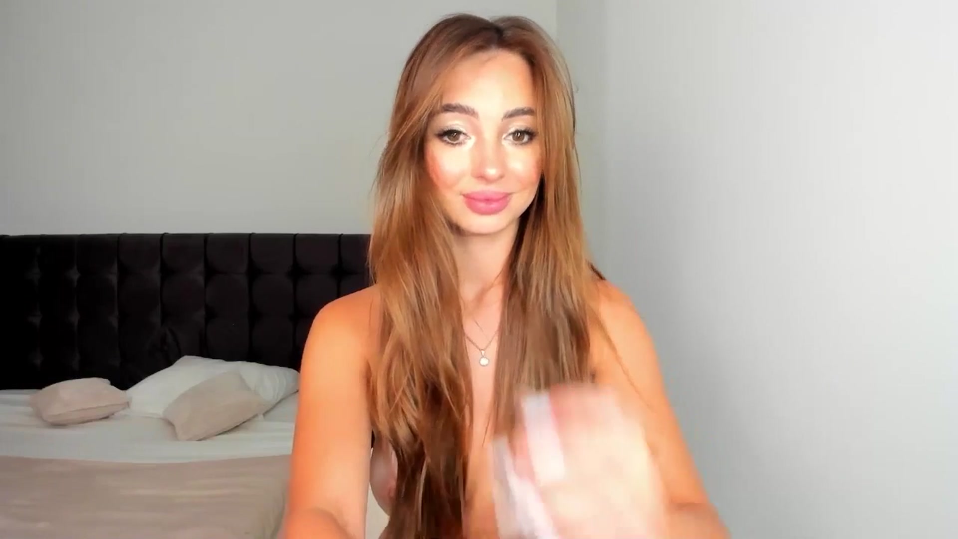 Gallery image thumbnail from AngelLove__'s myfreecams stream on, 08/12/2025, 24:00 image 17 of 20