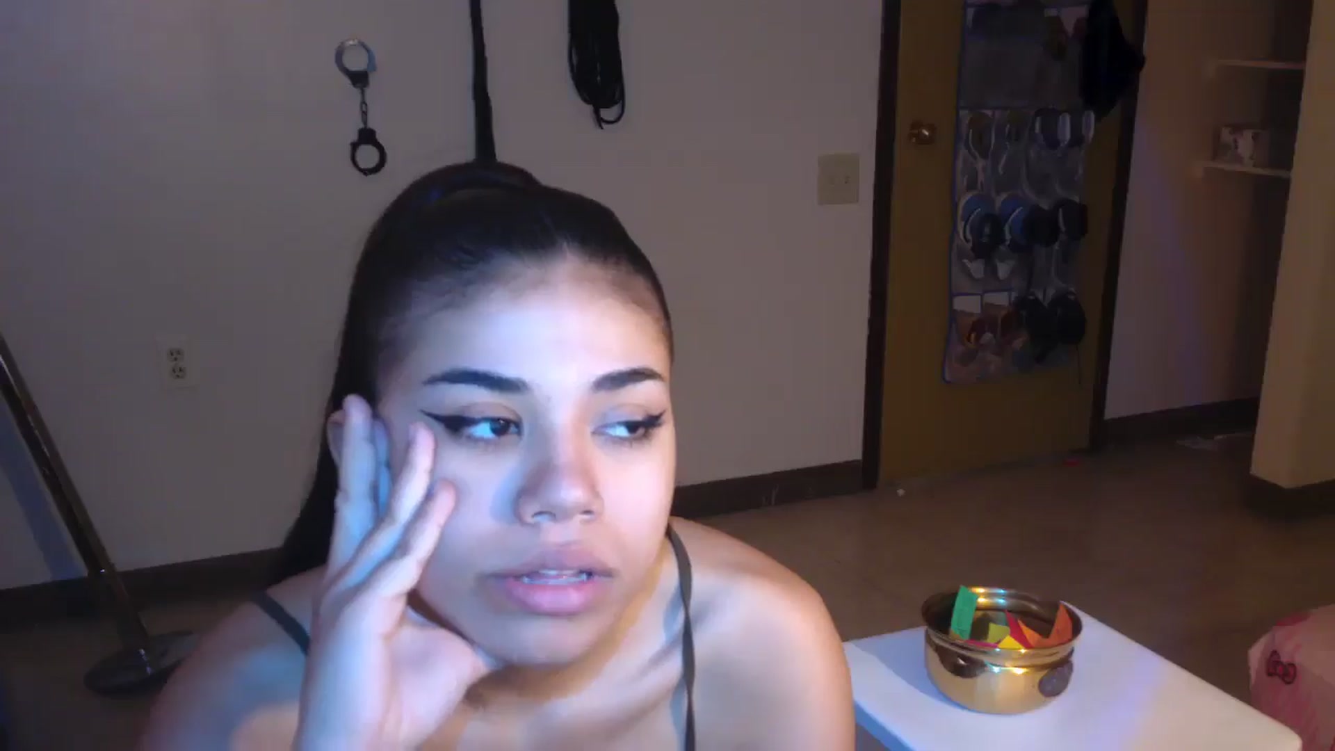 Gallery image thumbnail from AngelMadisonX's myfreecams stream on, 04/08/2025, 12:38 image 16 of 20