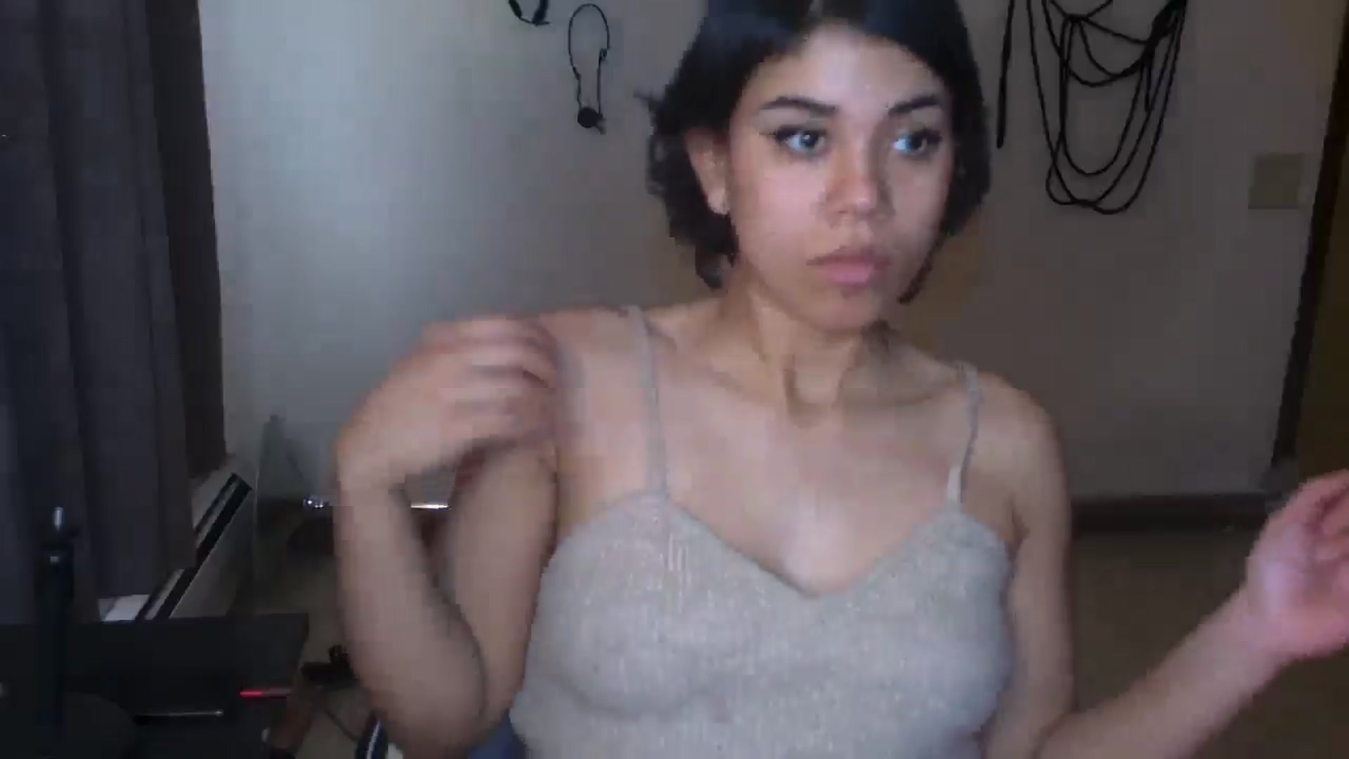 Gallery image thumbnail from AngelMadisonX's myfreecams stream on, 04/16/2025, 20:15 image 15 of 20