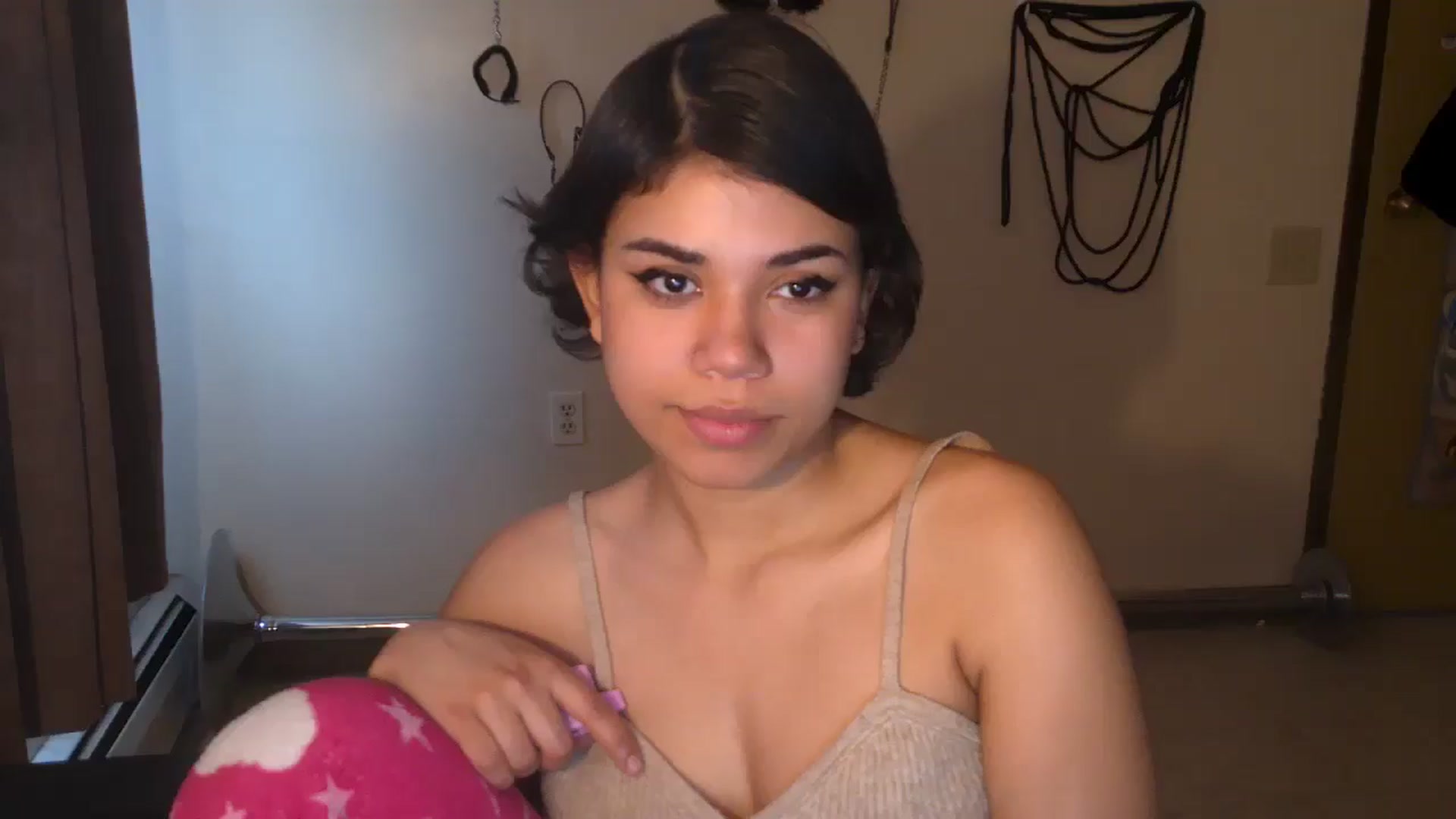 Gallery image thumbnail from AngelMadisonX's myfreecams stream on, 04/16/2025, 20:15 image 8 of 20