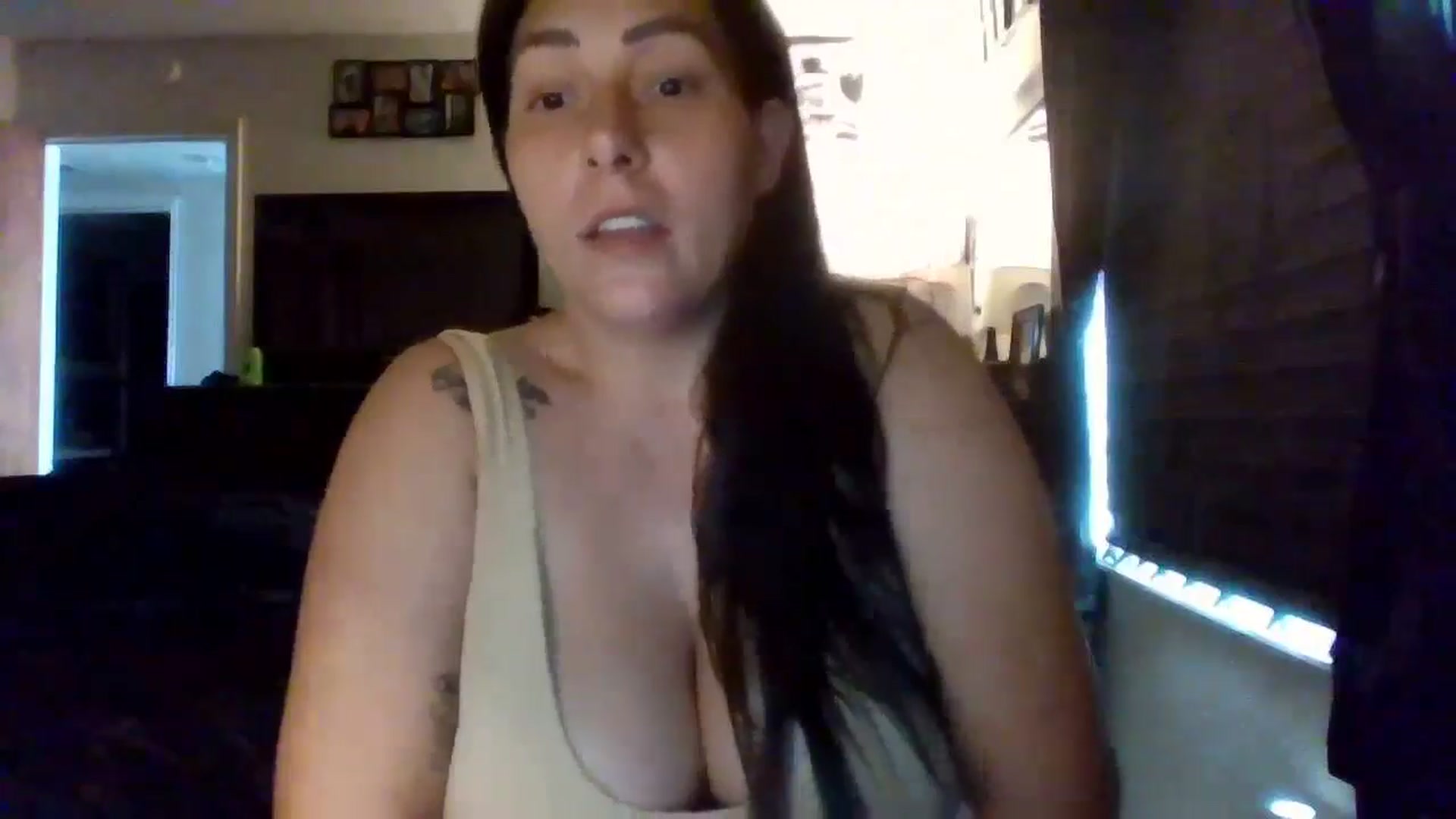 Gallery image thumbnail from AngelMarie77's myfreecams stream on, 05/18/2024, 15:26 image 3 of 20