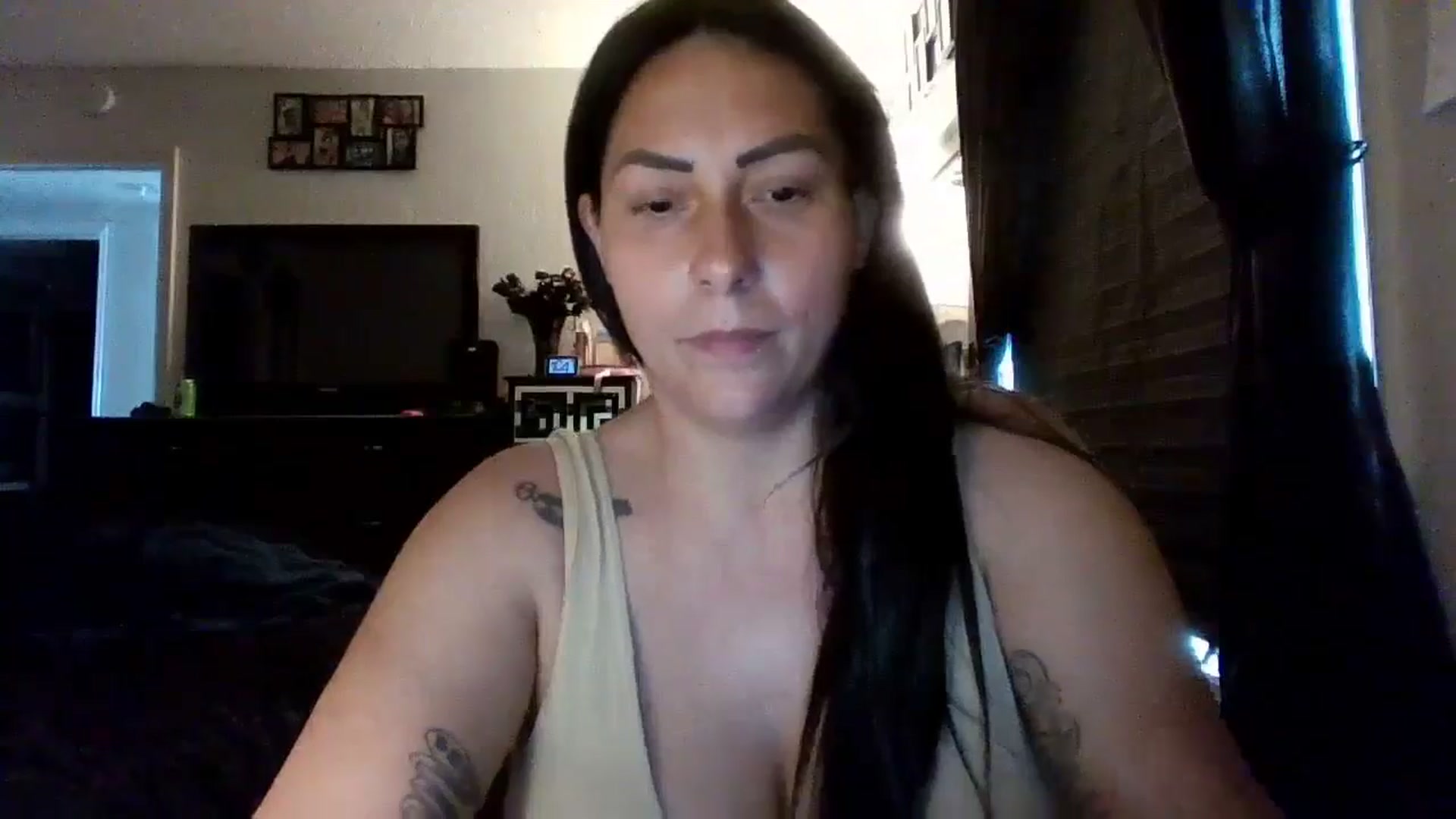 Gallery image thumbnail from AngelMarie77's myfreecams stream on, 05/18/2024, 15:54 image 10 of 20