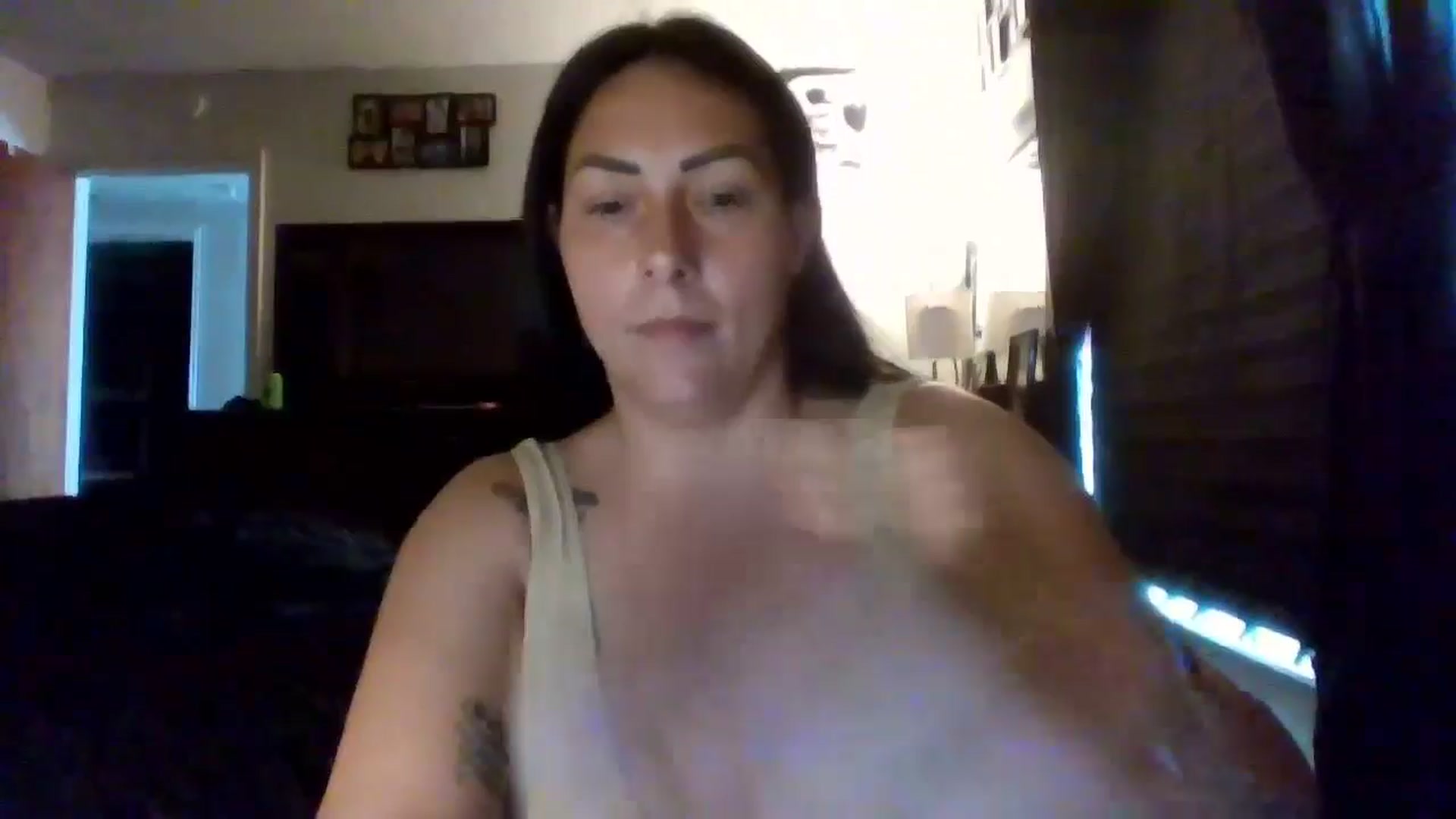 Gallery image thumbnail from AngelMarie77's myfreecams stream on, 05/18/2024, 15:54 image 17 of 20