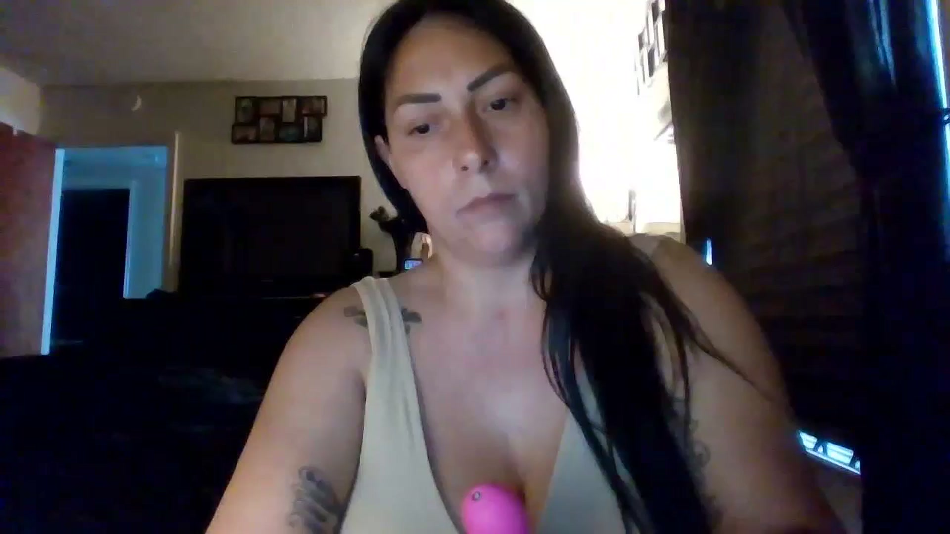 Gallery image thumbnail from AngelMarie77's myfreecams stream on, 05/18/2024, 16:42 image 19 of 20